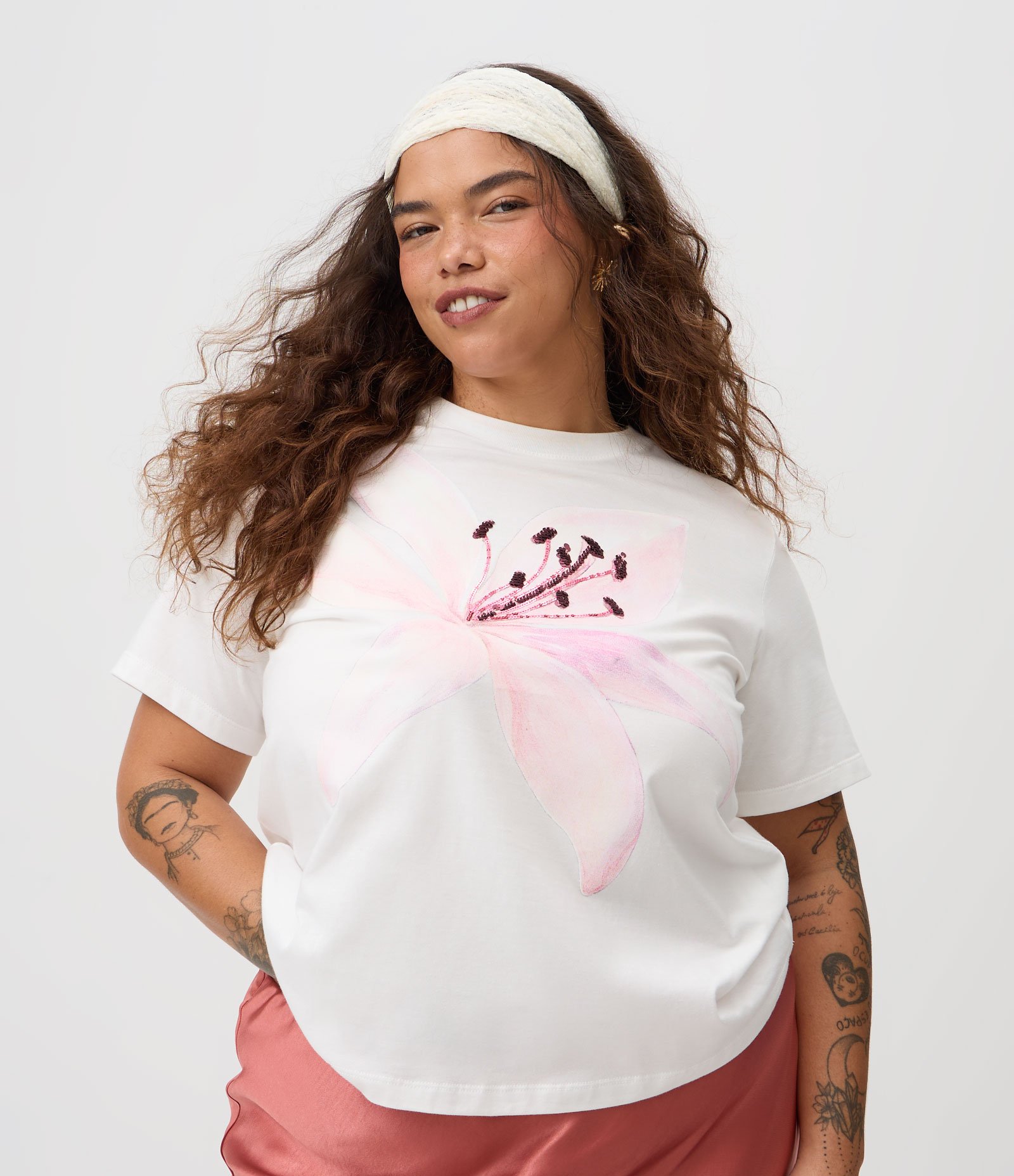 Blusa Regular em Algodão Flor Aquarelada Curve & Plus Size Branco 1