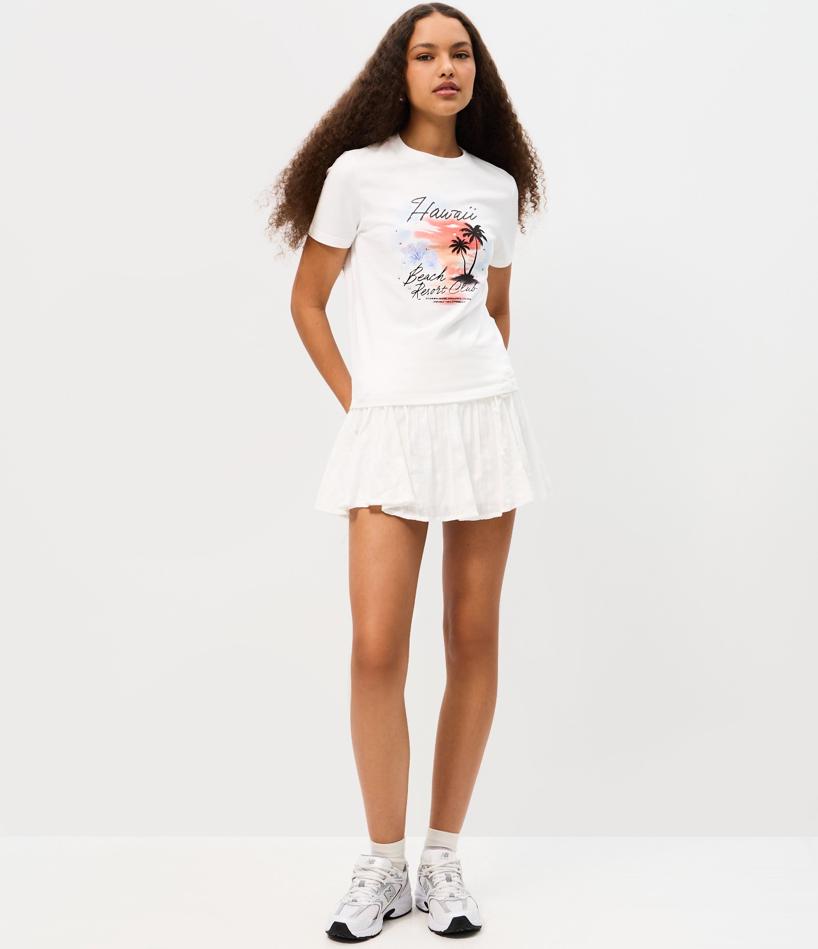 Camiseta em Algodão com Estampa Hawaii com Aplicação Branco 2
