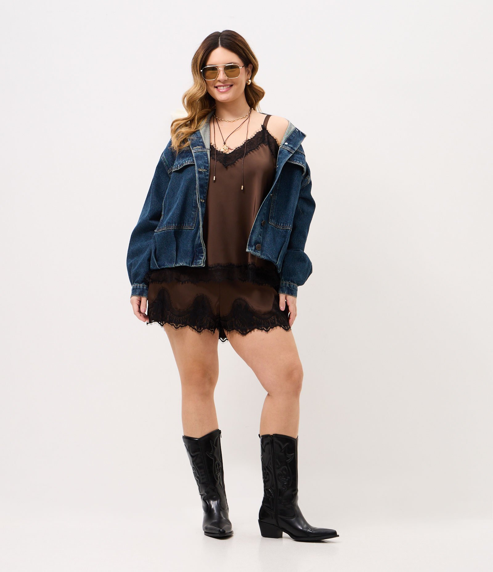 Jaqueta Jeans com Gola Alta e Bolsos Curve & Plus Size Azul Escuro 2