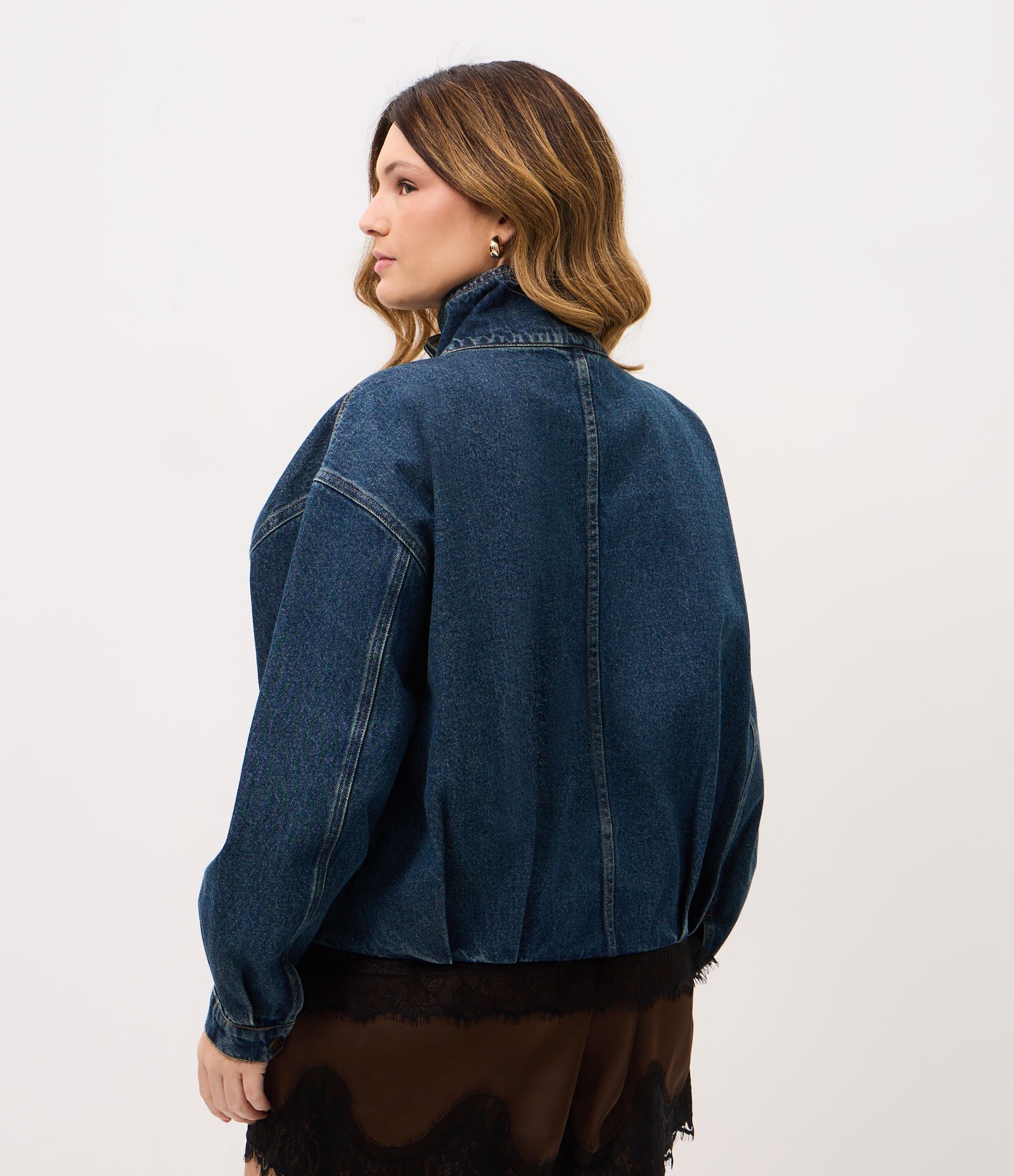 Jaqueta Jeans com Gola Alta e Bolsos Curve & Plus Size Azul Escuro 4