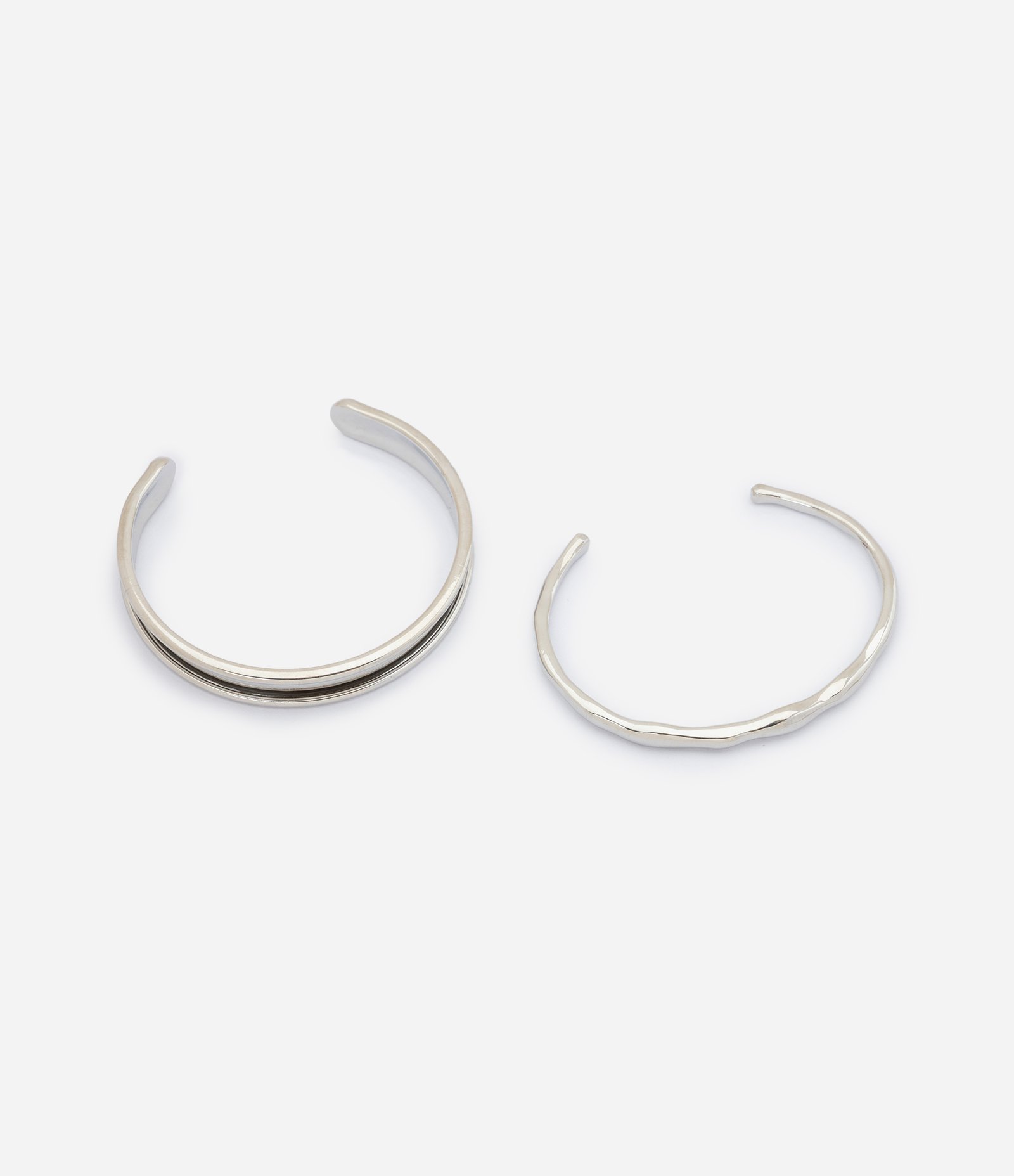Kit de Braceletes Rígidos com Design Orgânico Prata 1