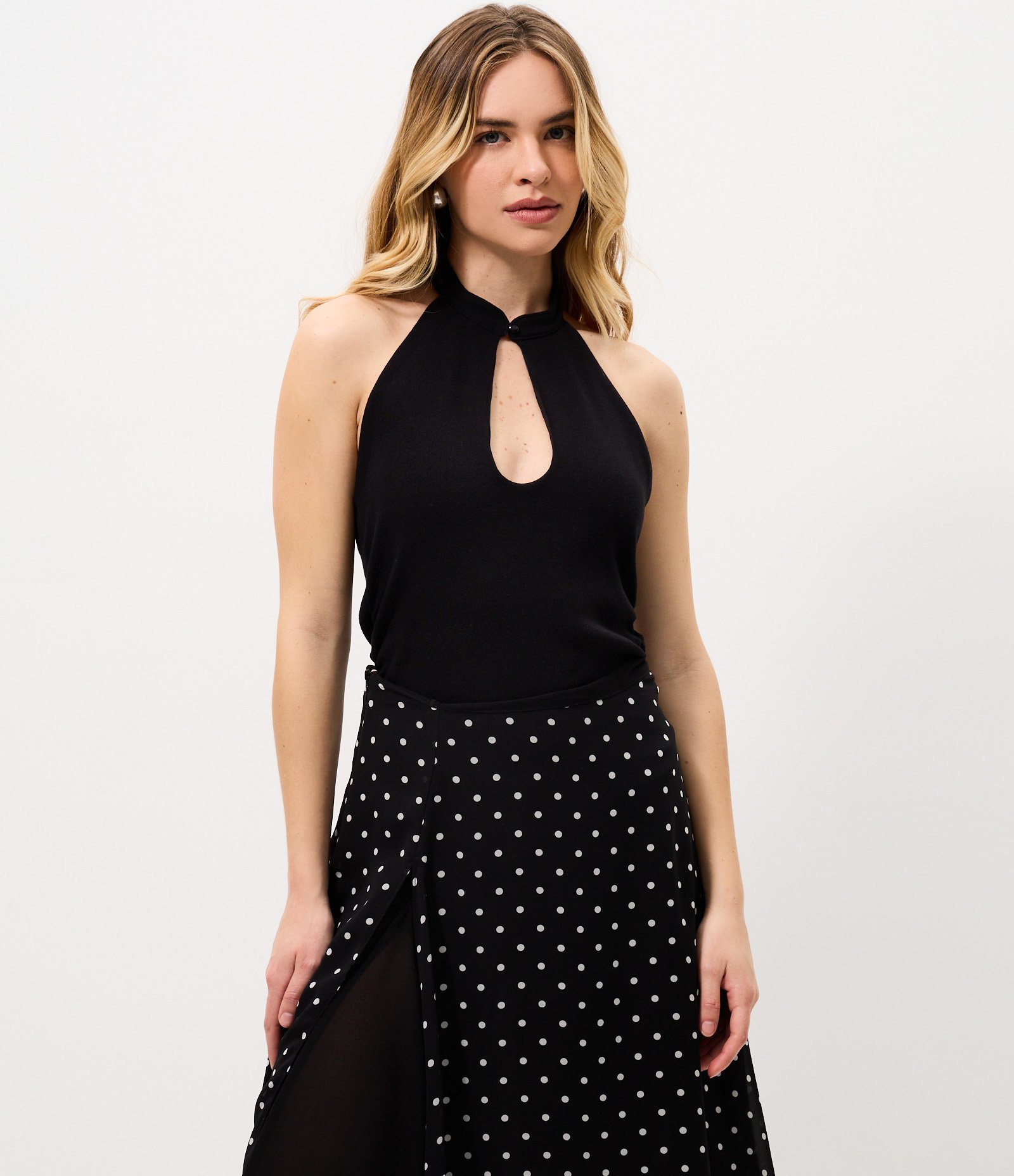 Blusa Frente Única em Ribana com Decote Gota Preto 1