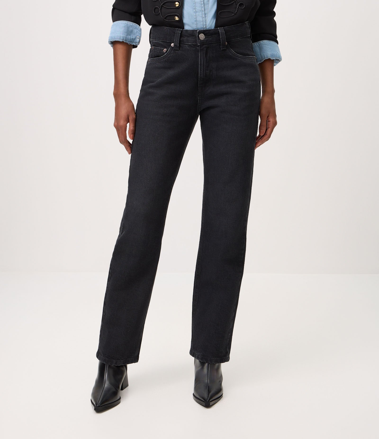 Calça Reta em Jeans Premium com Cintura Média Preto 3