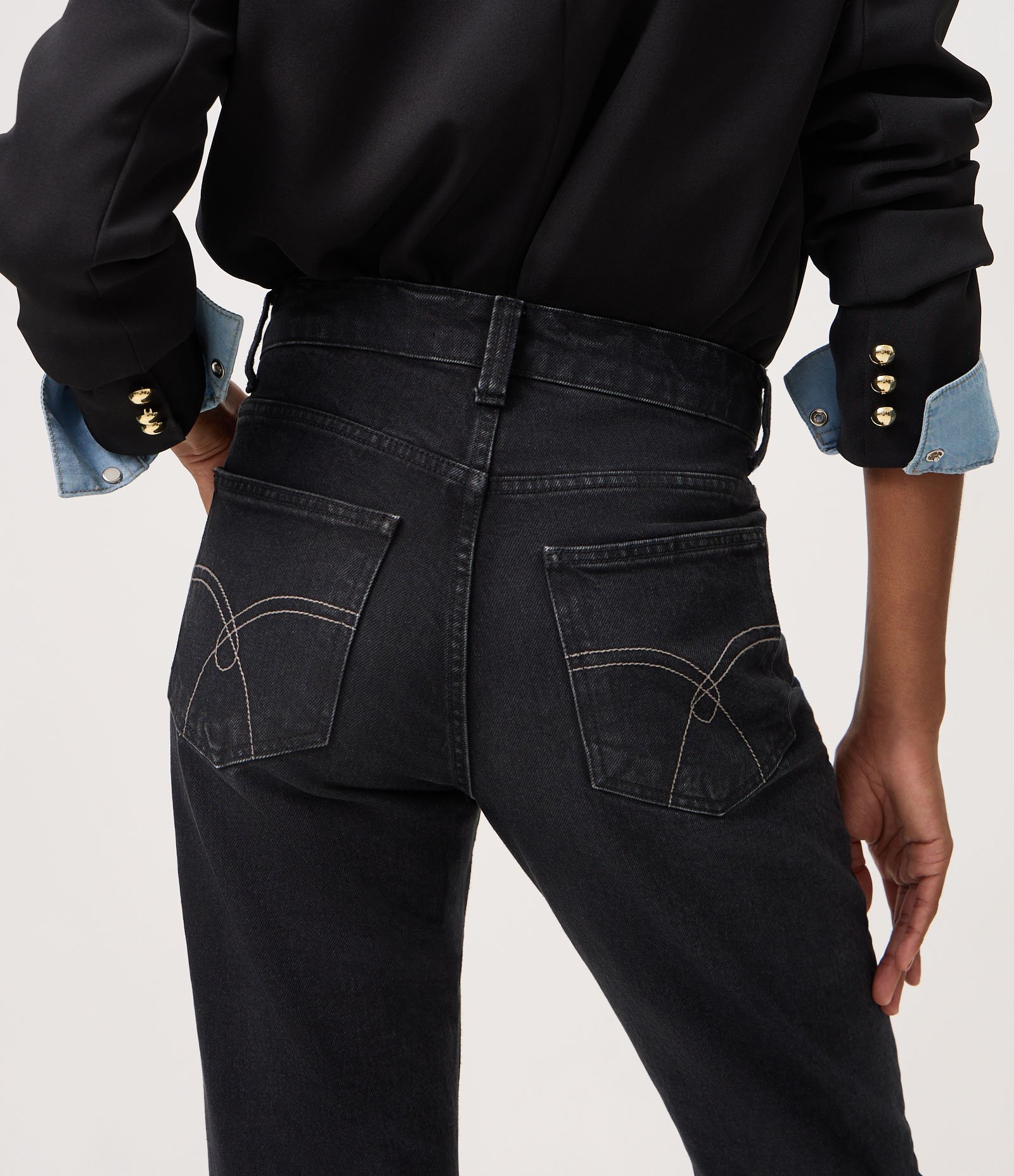 Calça Reta em Jeans Premium com Cintura Média Preto 6