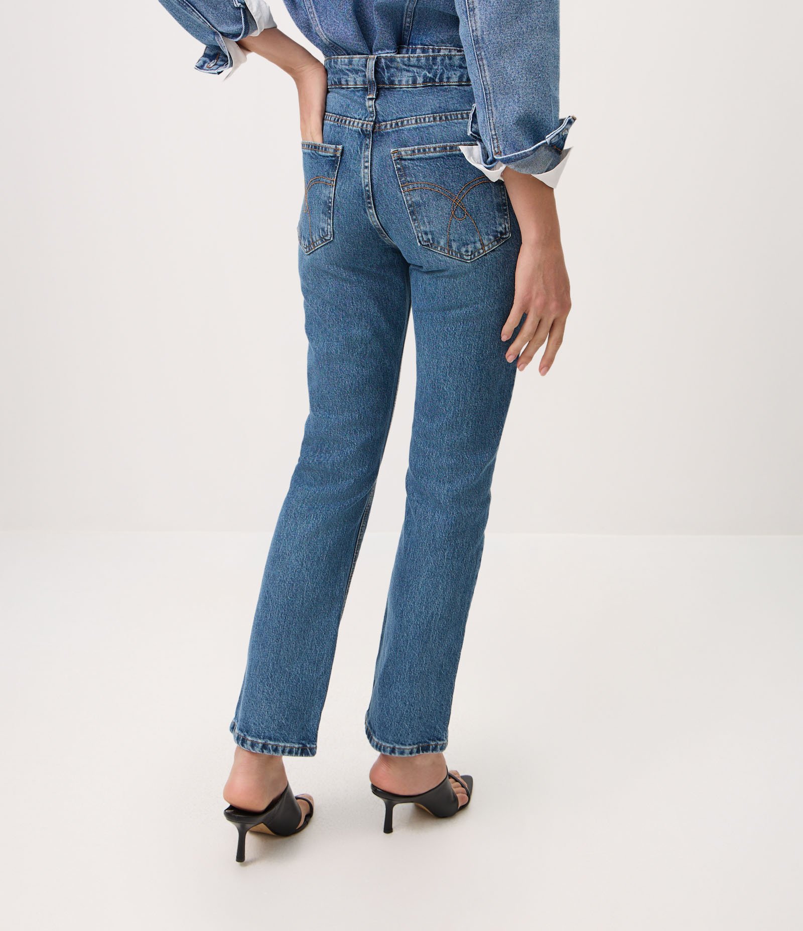 Calça Reta em Jeans Premium com Cintura Média Azul Médio 5