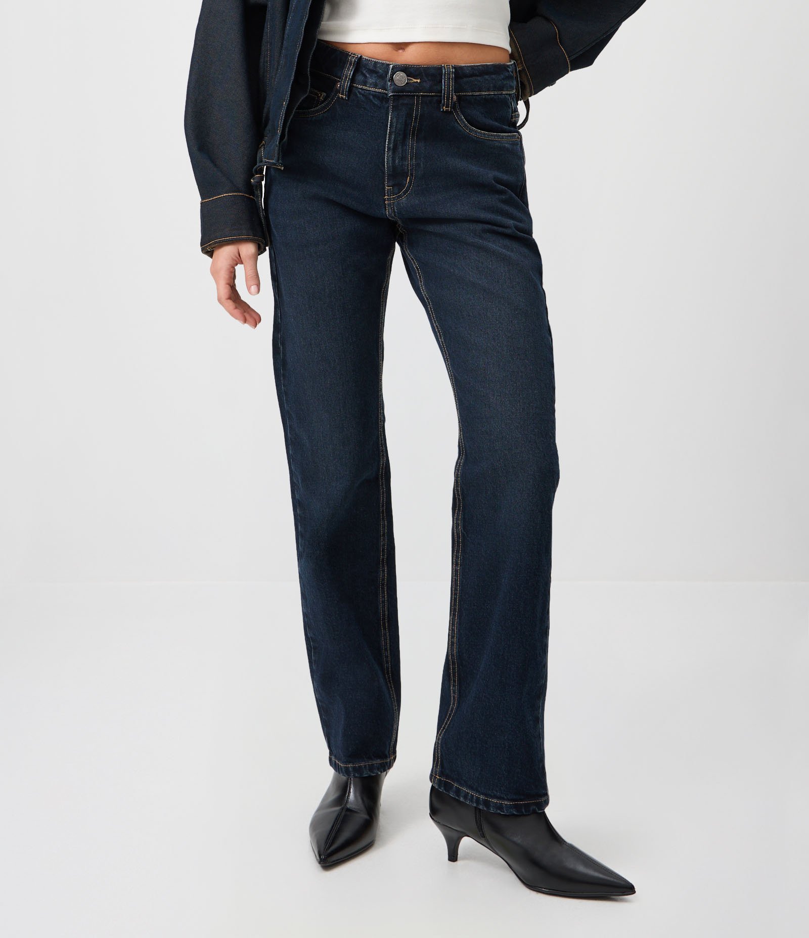 Calça Reta em Jeans Premium com Cintura Média Azul Escuro 2