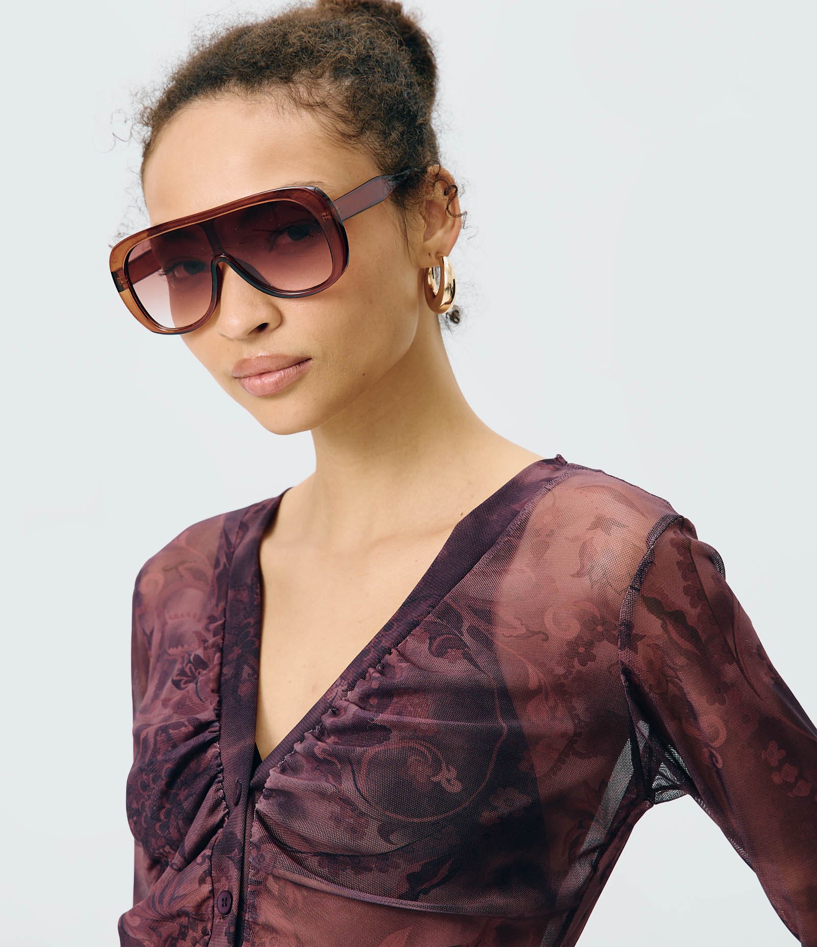 Blusa em Tule com Estampa Paisley e Franzidos Frontais Marrom 3