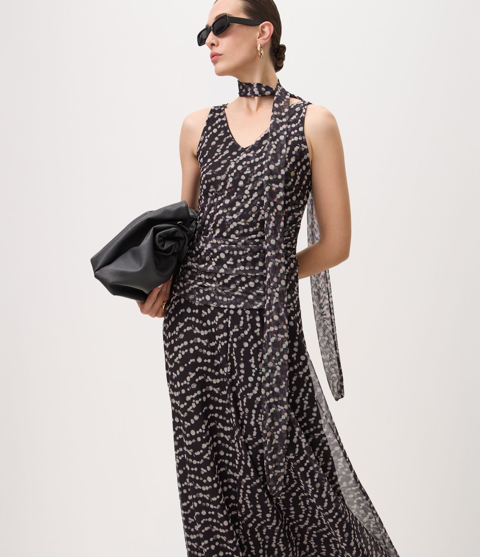 Vestido Longo em Tule com Estampa Poá e Gola Halter Preto 1