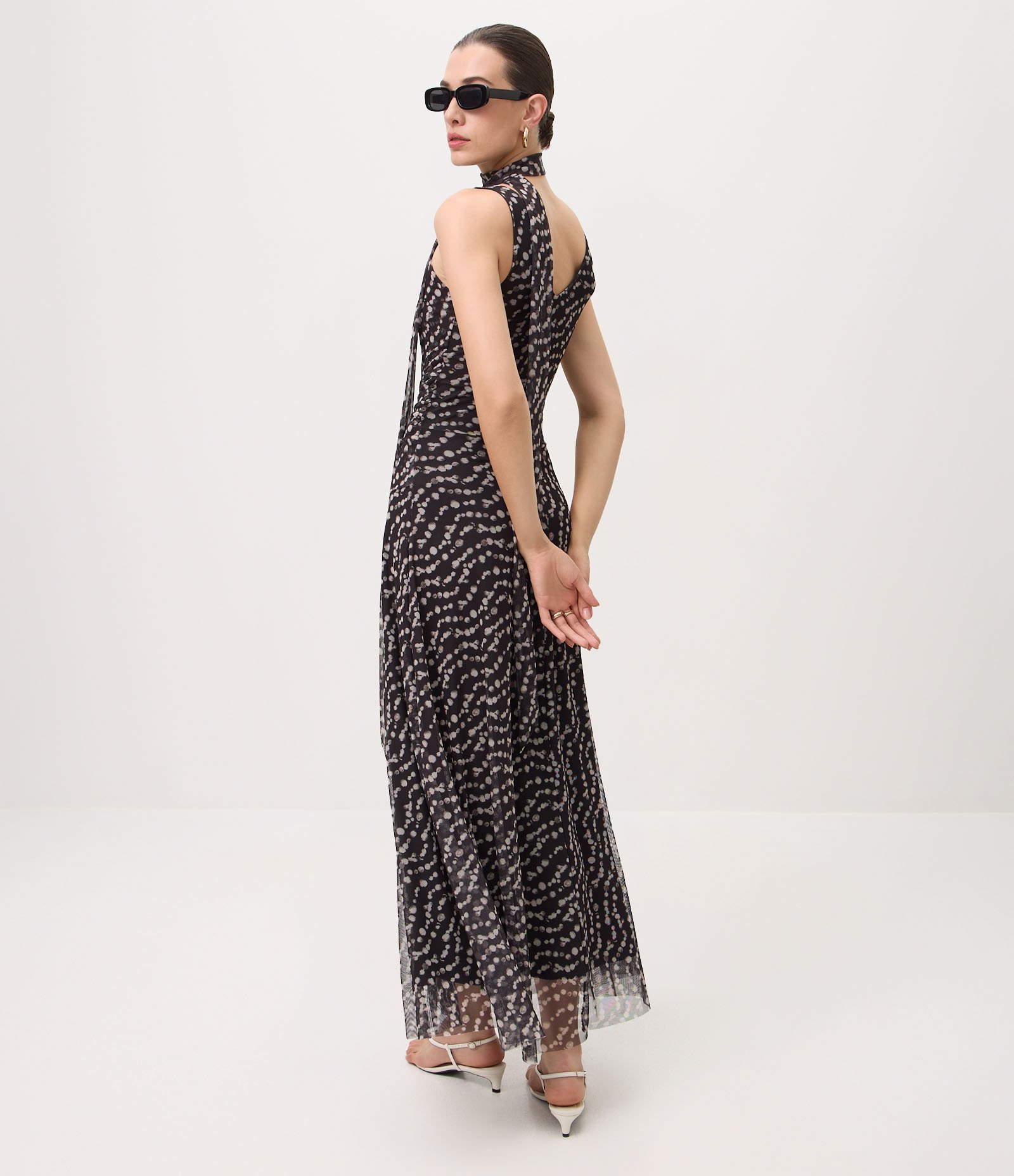 Vestido Longo em Tule com Estampa Poá e Gola Halter Preto 4