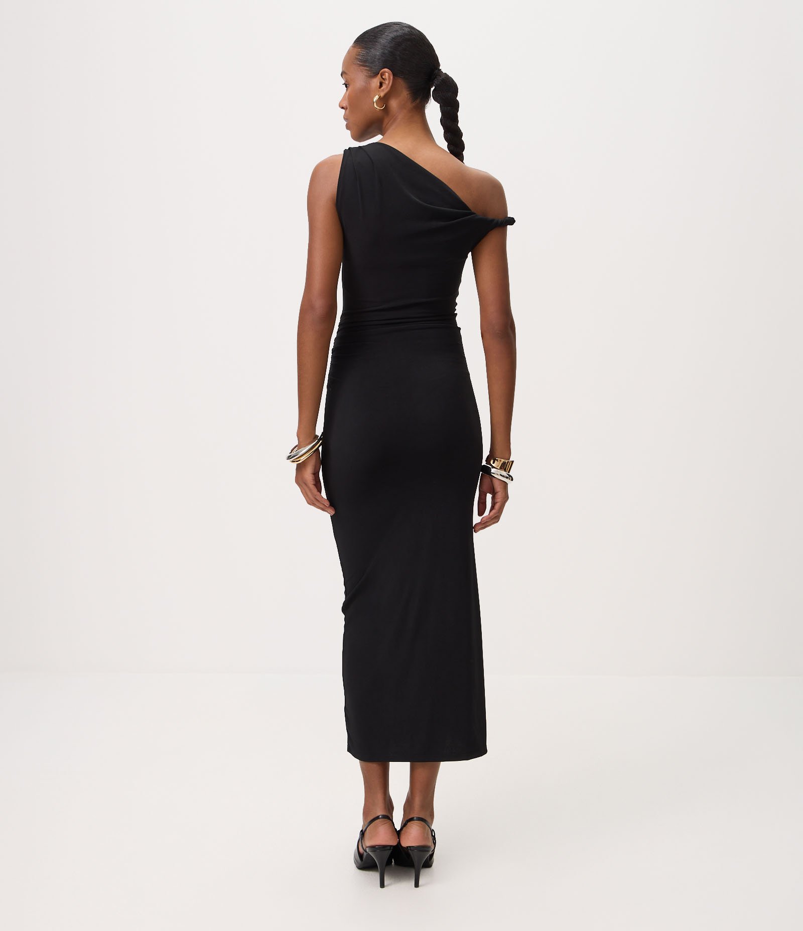 Vestido Midi com Um Ombro Só e Drapeado Preto 4