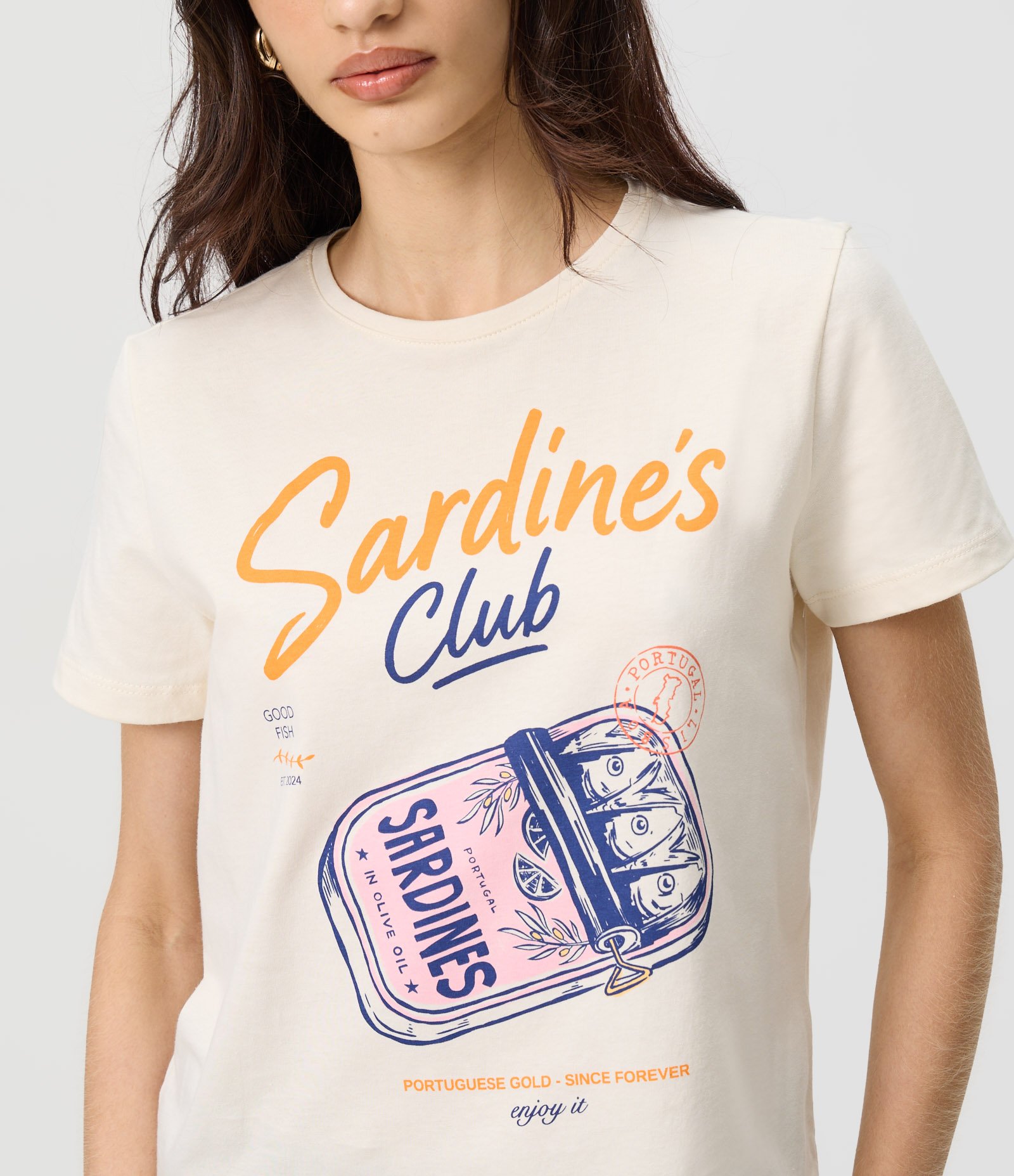 Camiseta em Algodão com Estampa Sardines Club Off White 3