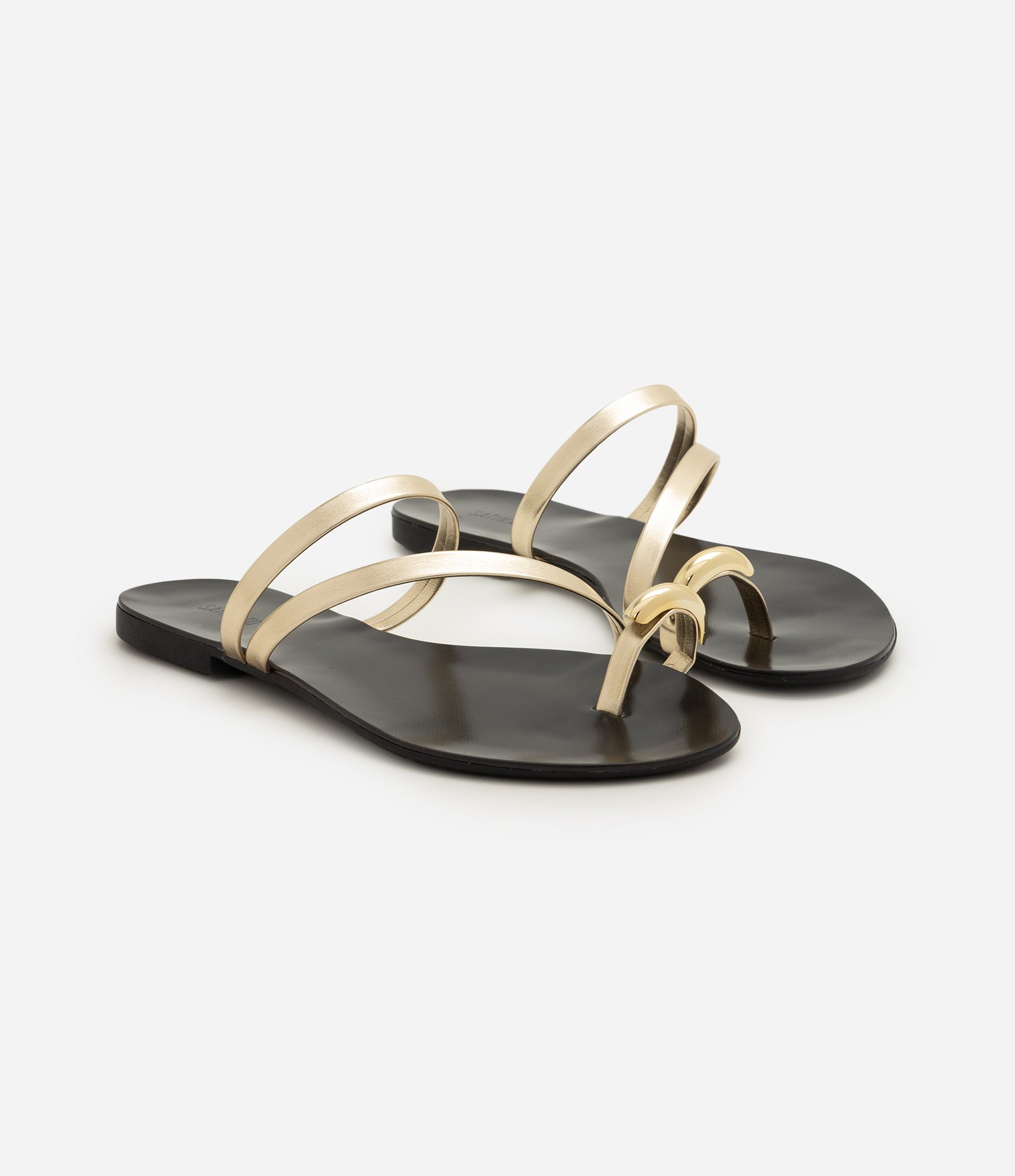 Rasteira Mule em PU com Dedeira Bold Dourado 4