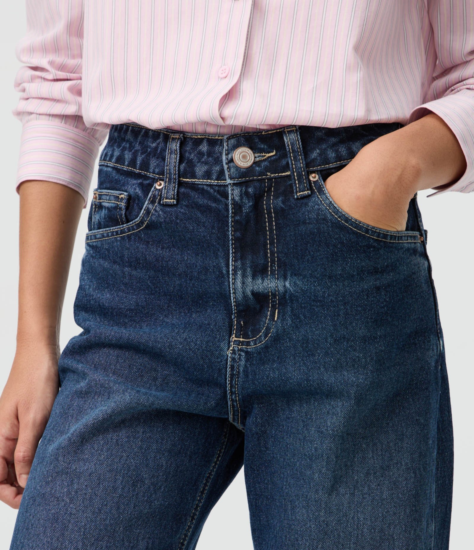 Calça Reta Comfort em Jeans Premium com Cintura Média Azul Escuro 4