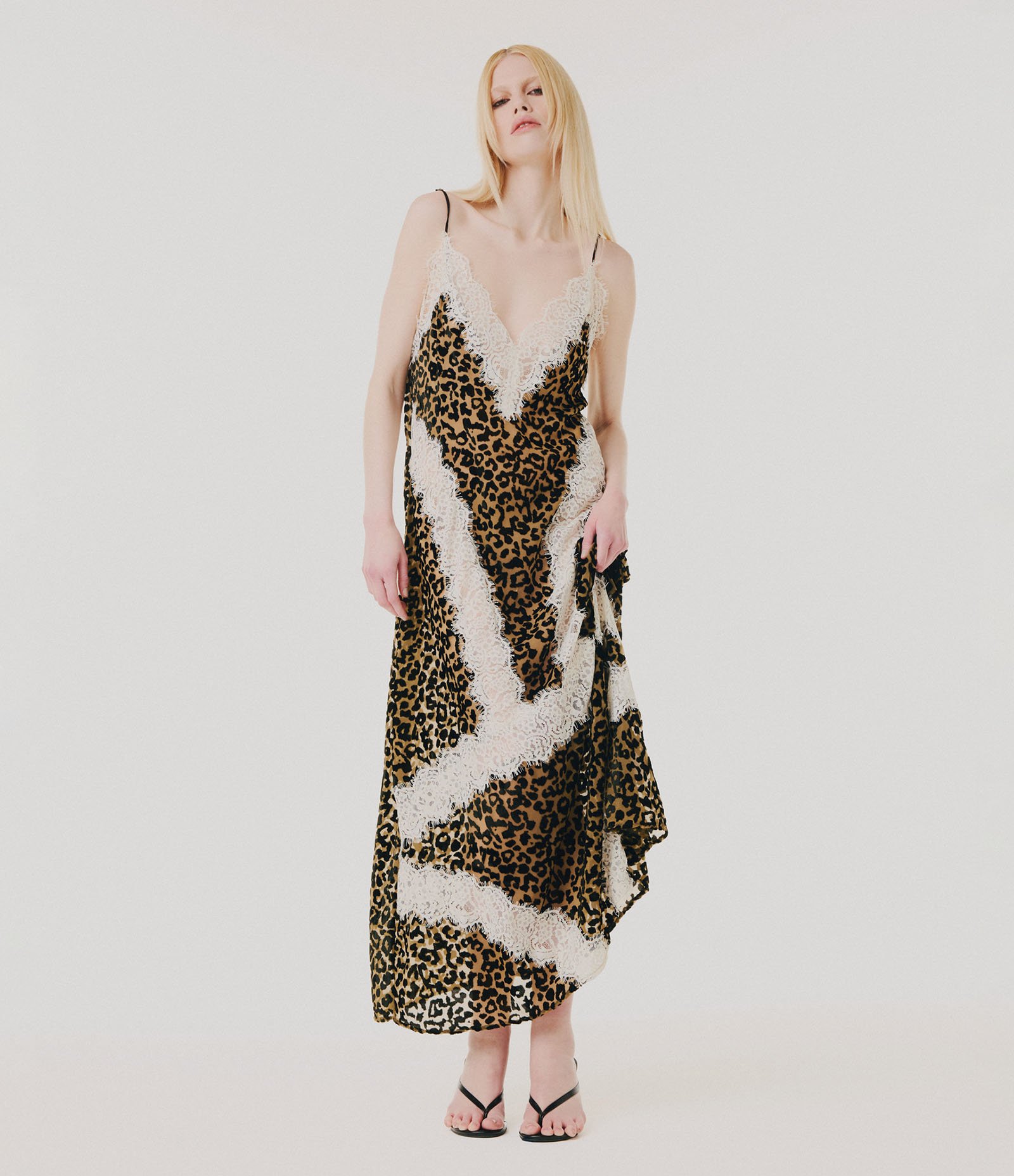 Vestido Longo Evasê com Estampa Animal Print e Renda Marrom 1