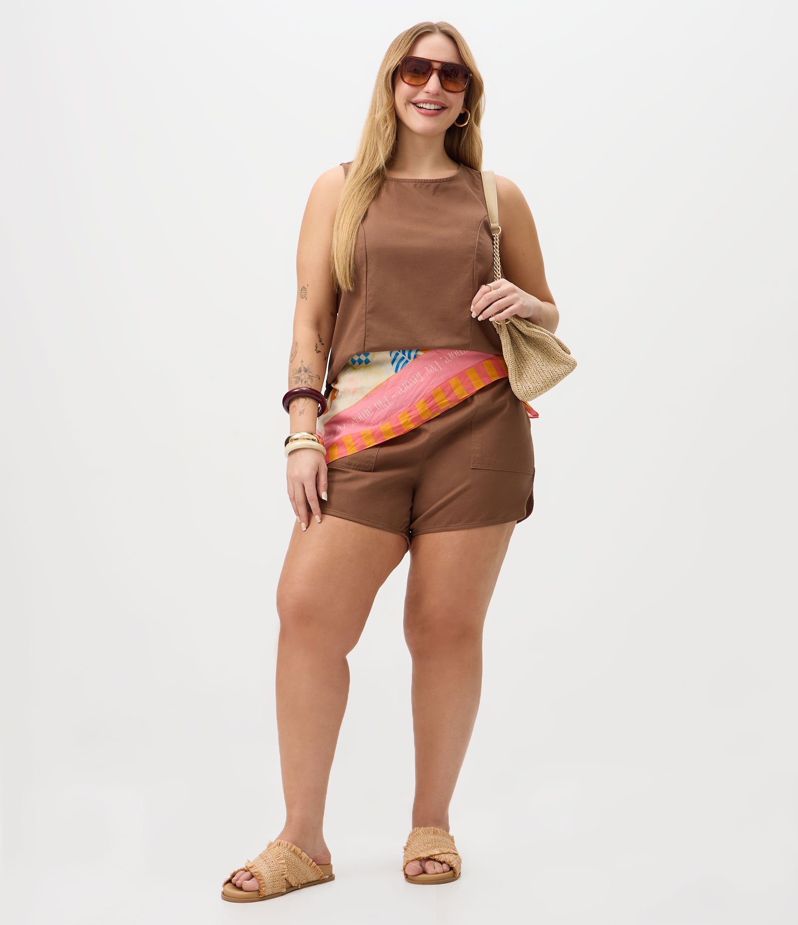 Blusa em Sarja com Alça Larga Curve & Plus Size Marrom 2
