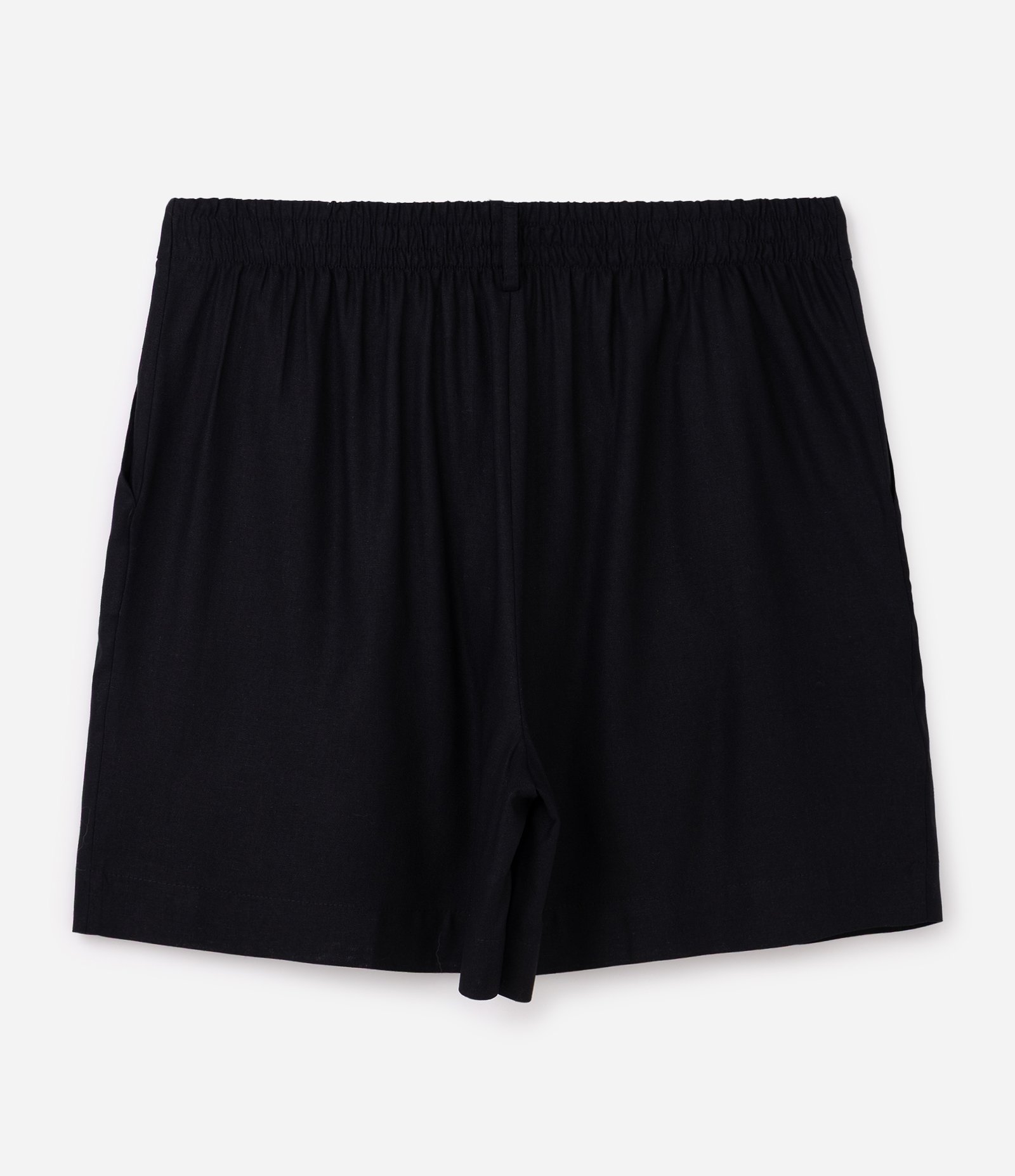 Bermuda em Viscolinho com Bolsos e Pregas Curve & Plus Size Preto 2