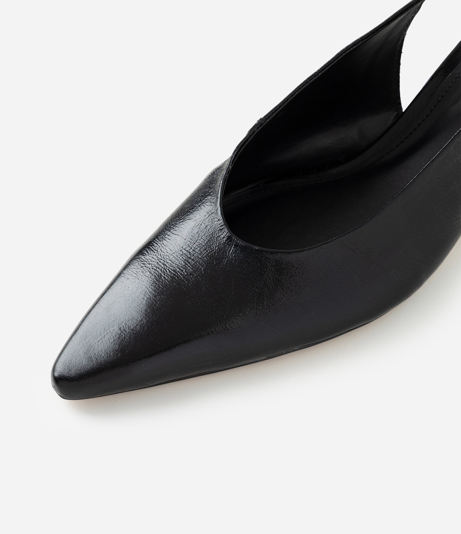 Sapato Slingback em Couro com Salto Kitten Heel Preto 5
