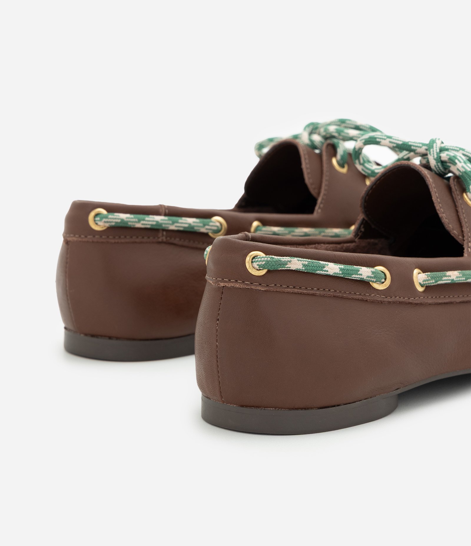 Mocassim Dockside em Couro com Atacador Contrastante Marrom 3