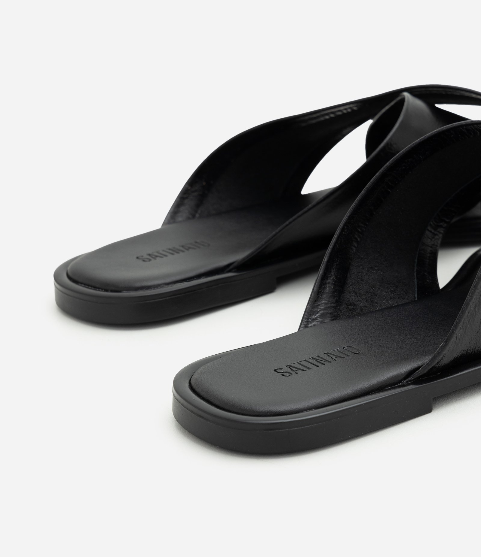 Rasteira Mule em Couro com Cabedal Transpassado Preto 3
