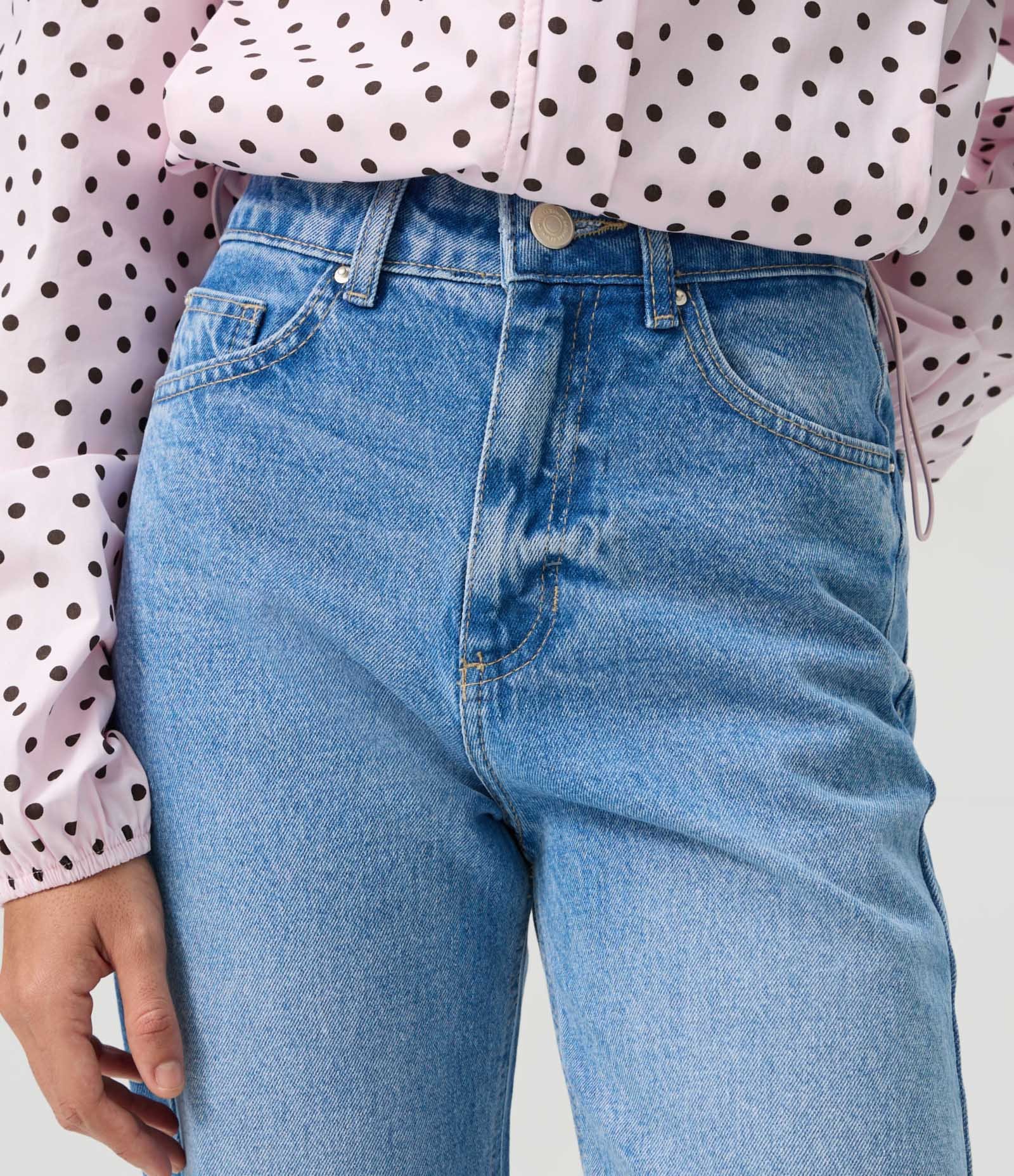 Calça Reta Comfort em Jeans Premium com Cintura Média Azul Claro 4