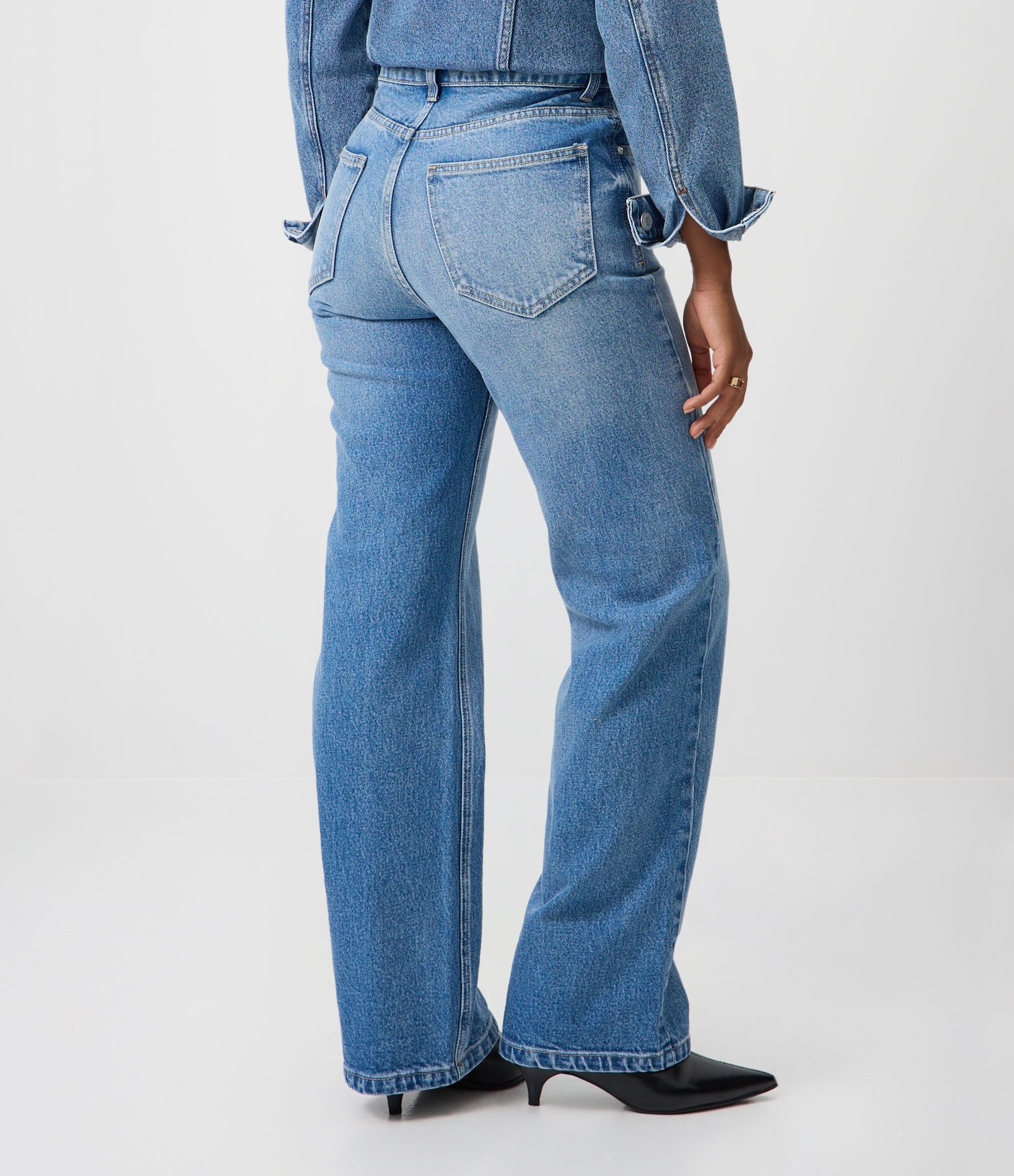 Calça Reta Comfort em Jeans Premium com Cintura Alta Azul Claro 4