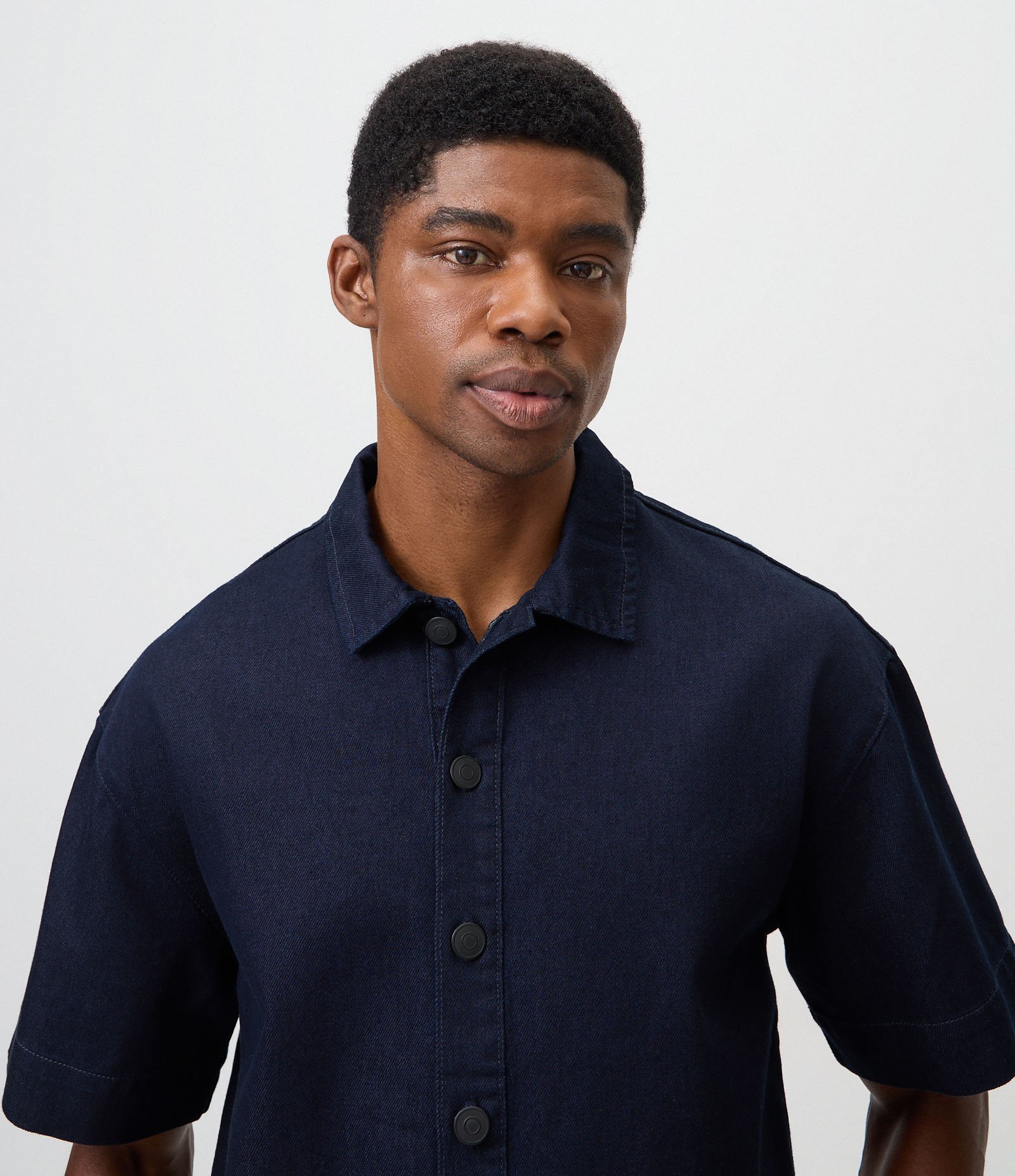 Camisa Boxy em Jeans com Fechamento por Botões Azul 4