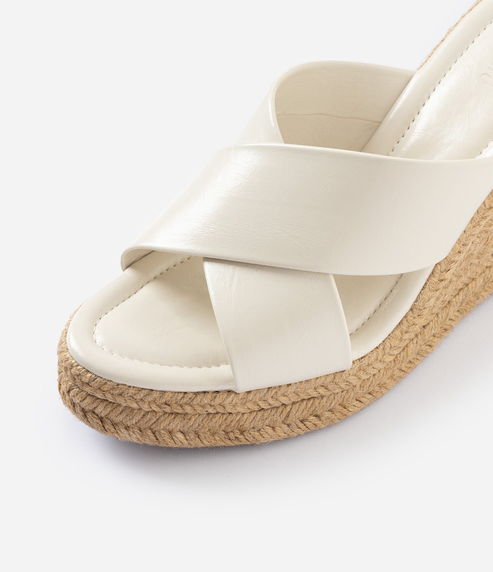 Sandália Mule em PU com Tiras Transpassadas e Salto Anabela Off White 5