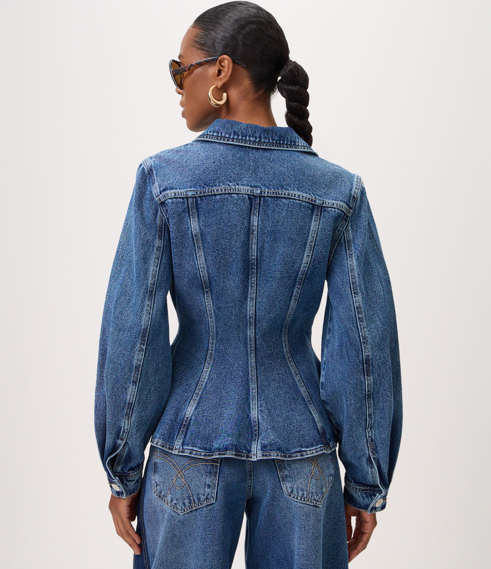 Jaqueta Jeans Acinturada com Barra Evasê Azul Médio 3