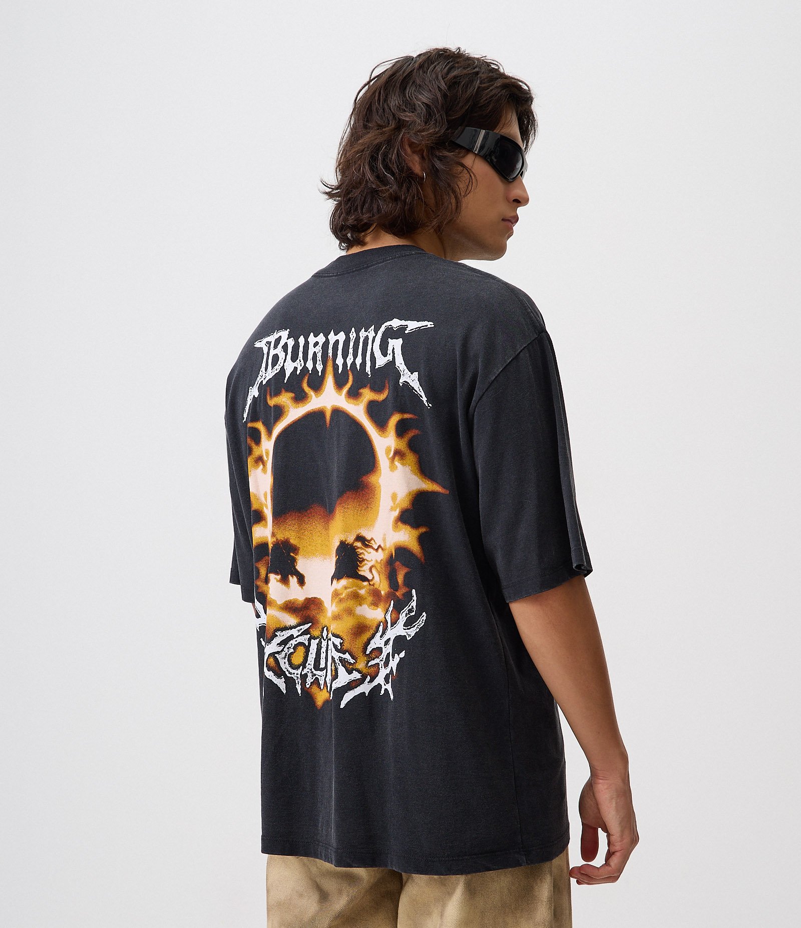 Camiseta Boxy em Algodão Estampa Burning Eclipse Preto 2