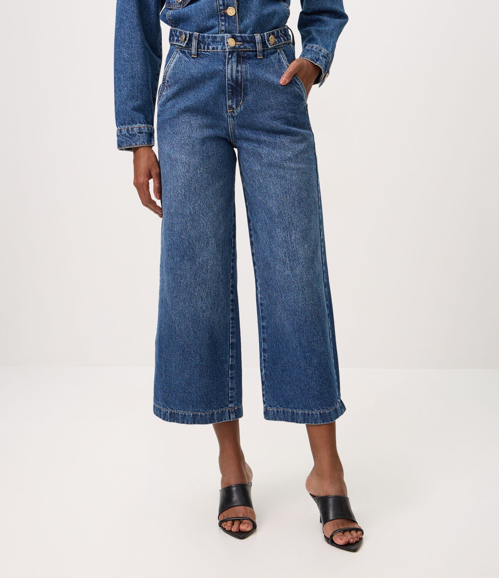 Calça Wide Cropped em Jeans com Cintura Alta e Abotoamentos Azul 3