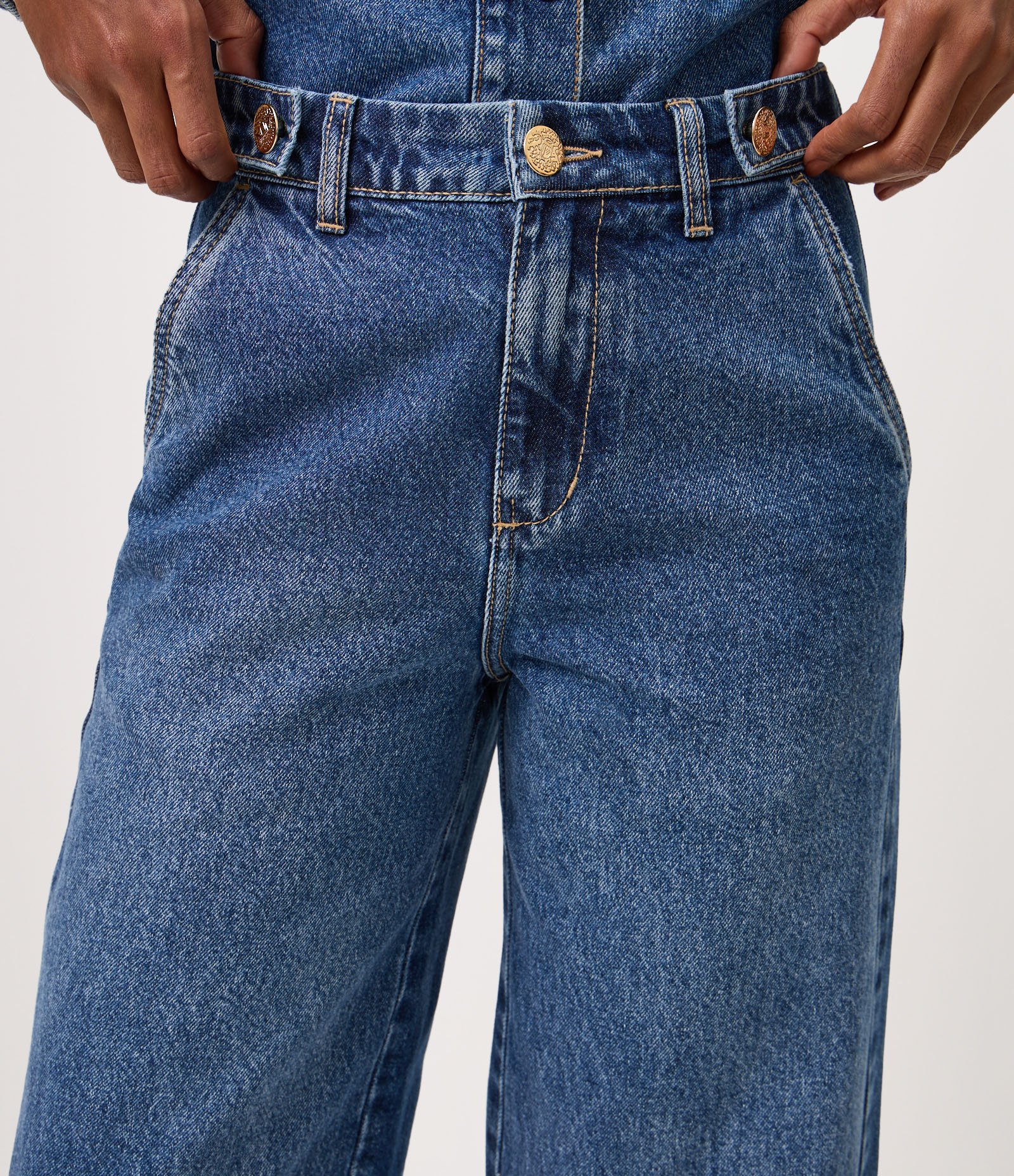 Calça Wide Cropped em Jeans com Cintura Alta e Abotoamentos Azul 4