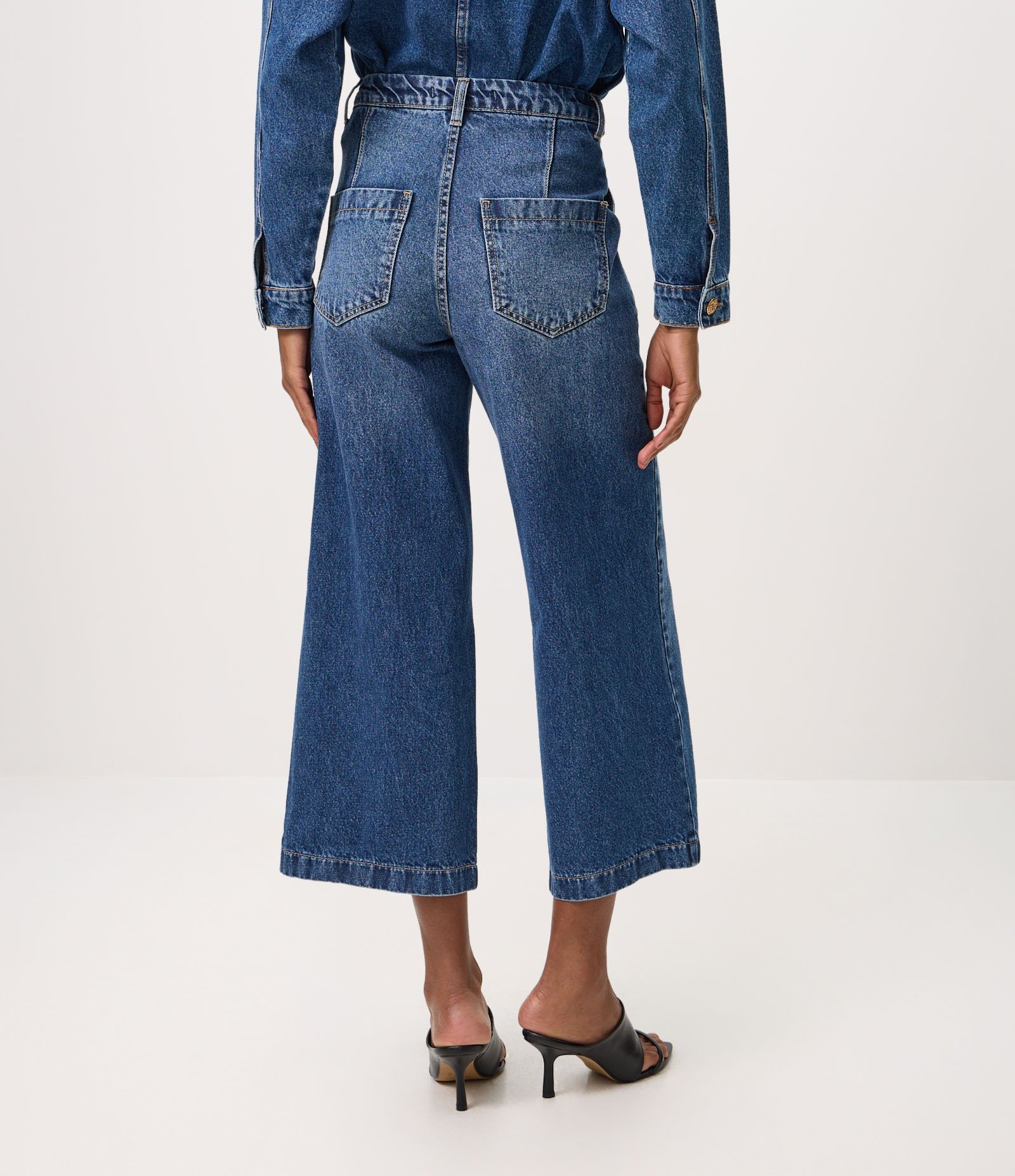 Calça Wide Cropped em Jeans com Cintura Alta e Abotoamentos Azul 5