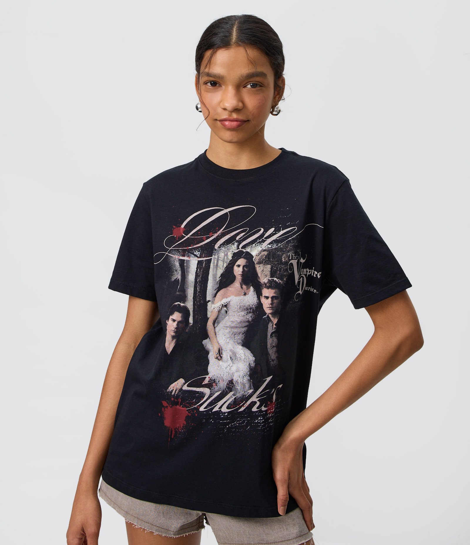 Camiseta com Estampa The Vampire Diaries em Algodão Preto 1