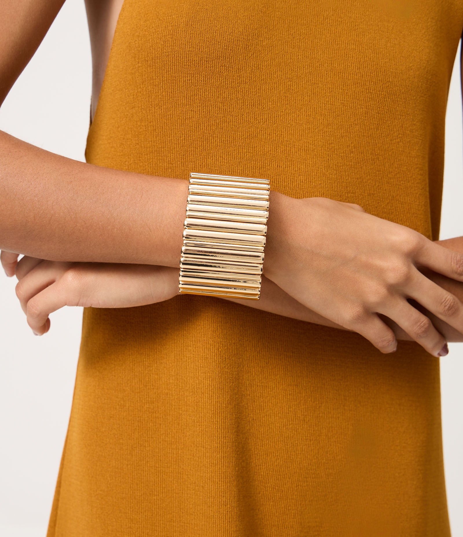 Bracelete Elástico com Elementos Retangulares Dourado 4