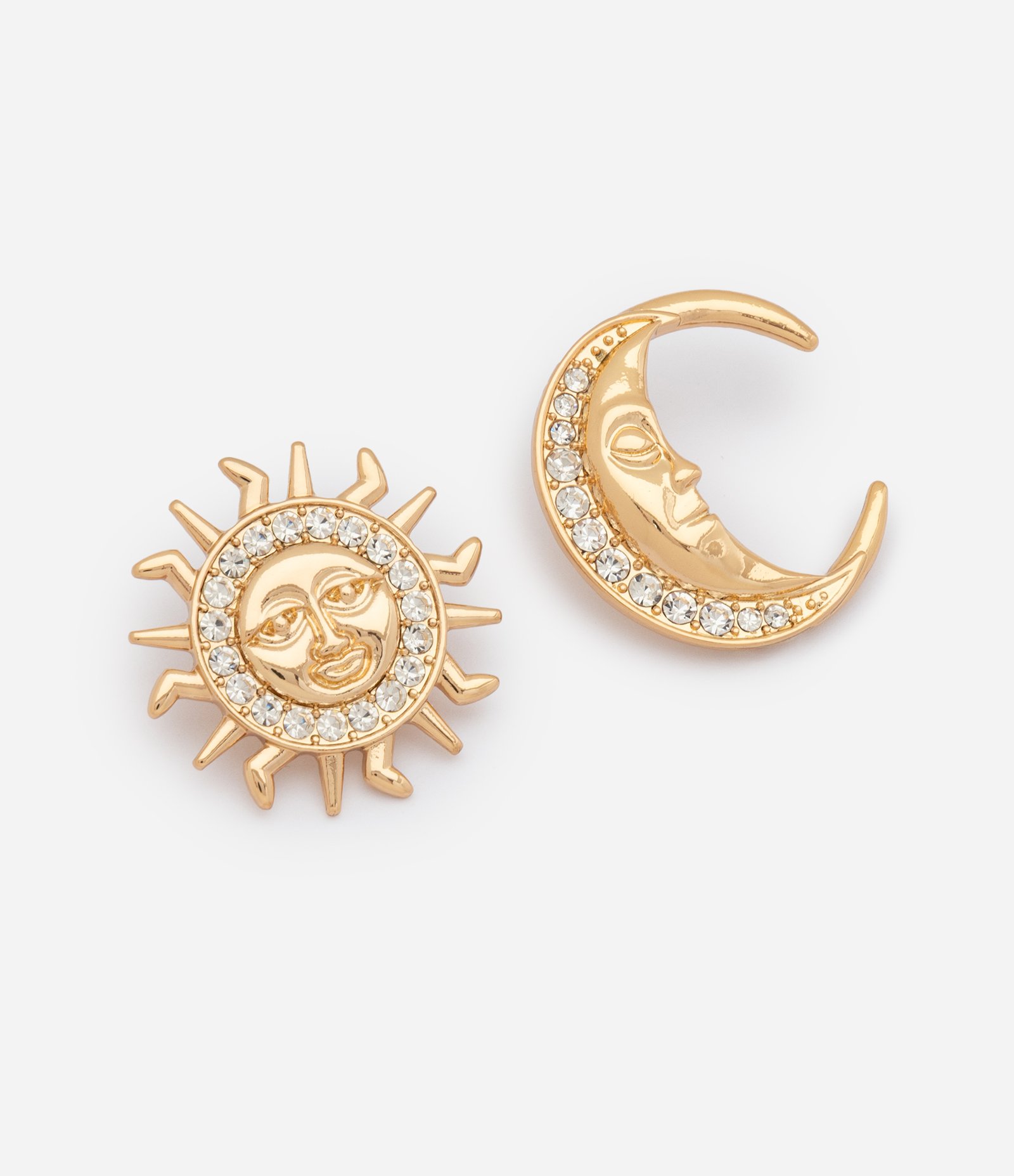 Brinco Assimétrico Sol e Lua com Aplicação de Cristais Dourado 2