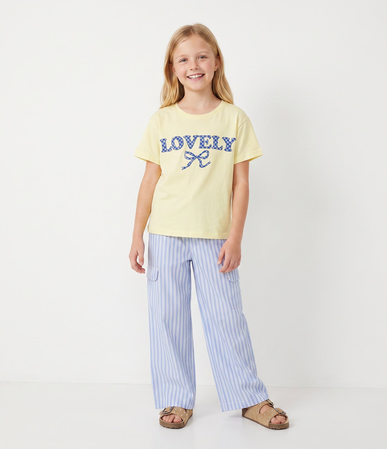 Camiseta Infantil com Lettering Lovely - Tam 5 a 16 Anos Amarelo 1