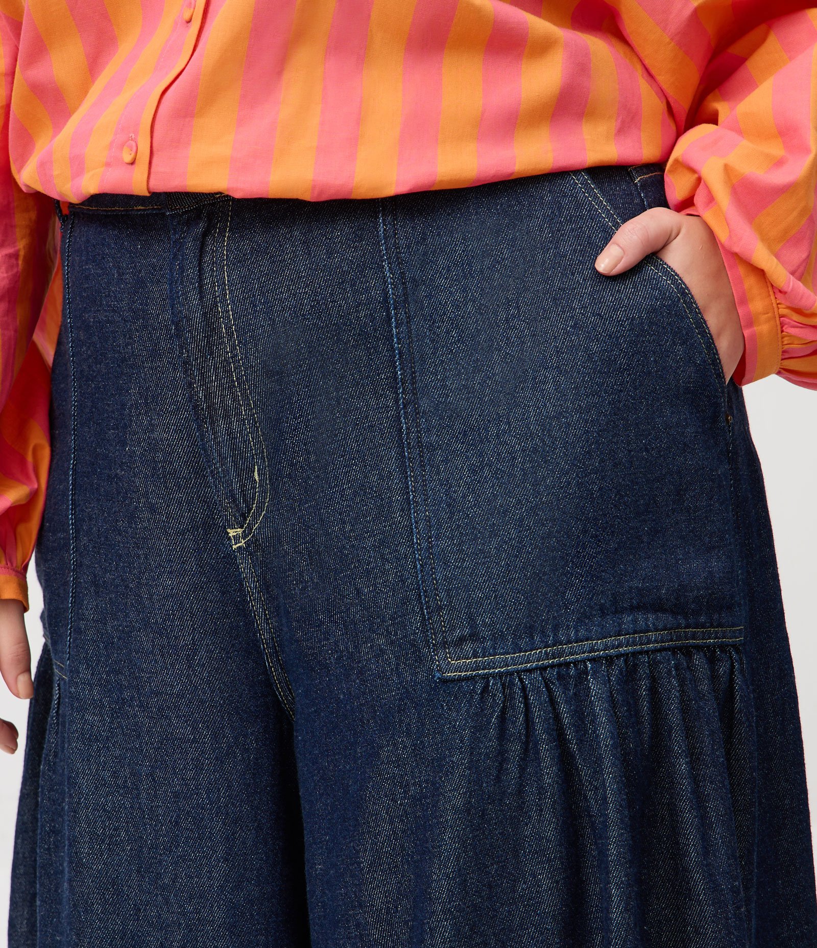 Calça Pantalona Jeans com Franzidos Curve & Plus Size Azul 3