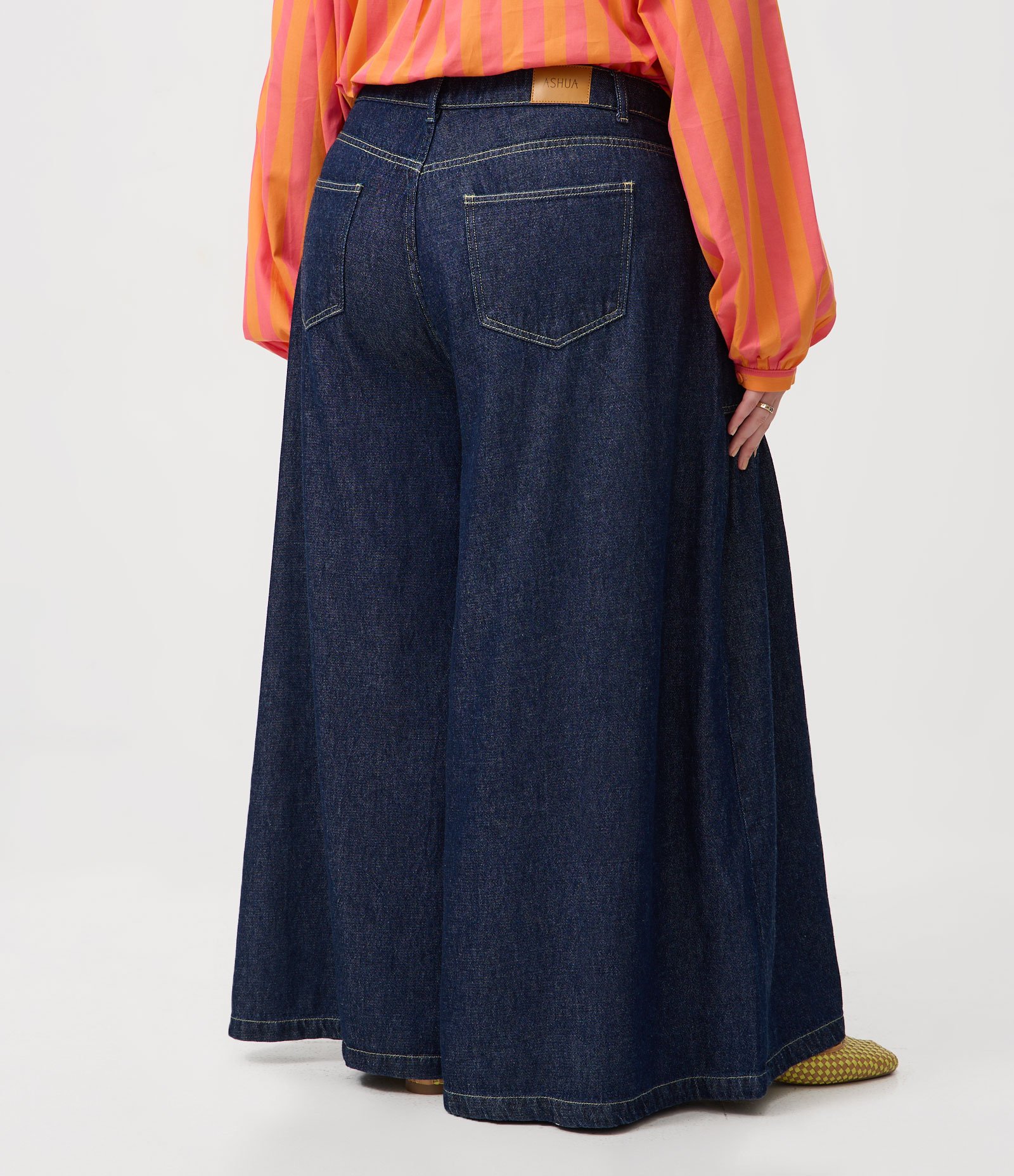 Calça Pantalona Jeans com Franzidos Curve & Plus Size Azul 5