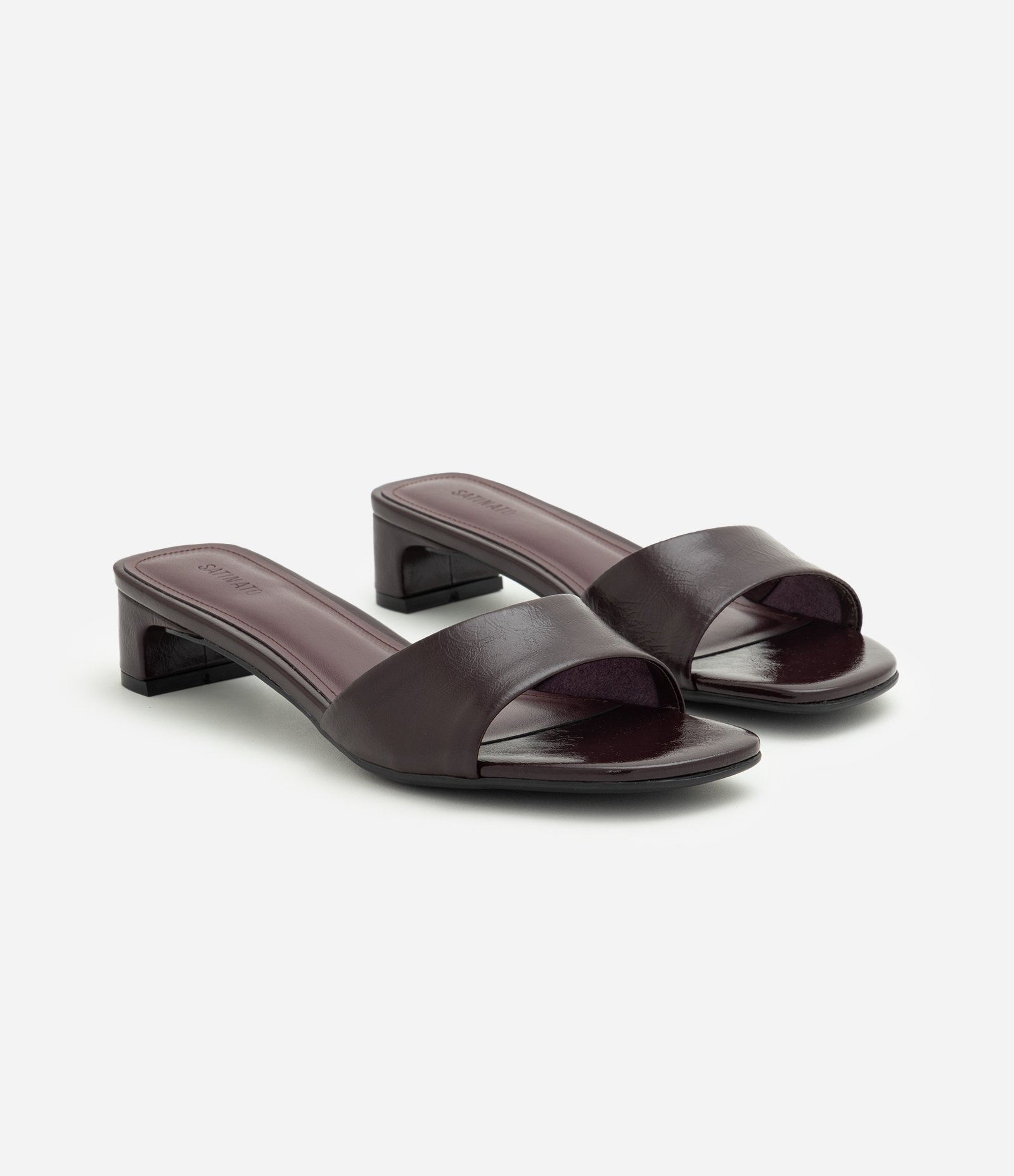 Sandália Mule em Couro com Salto Kitten Heel Vinho 2