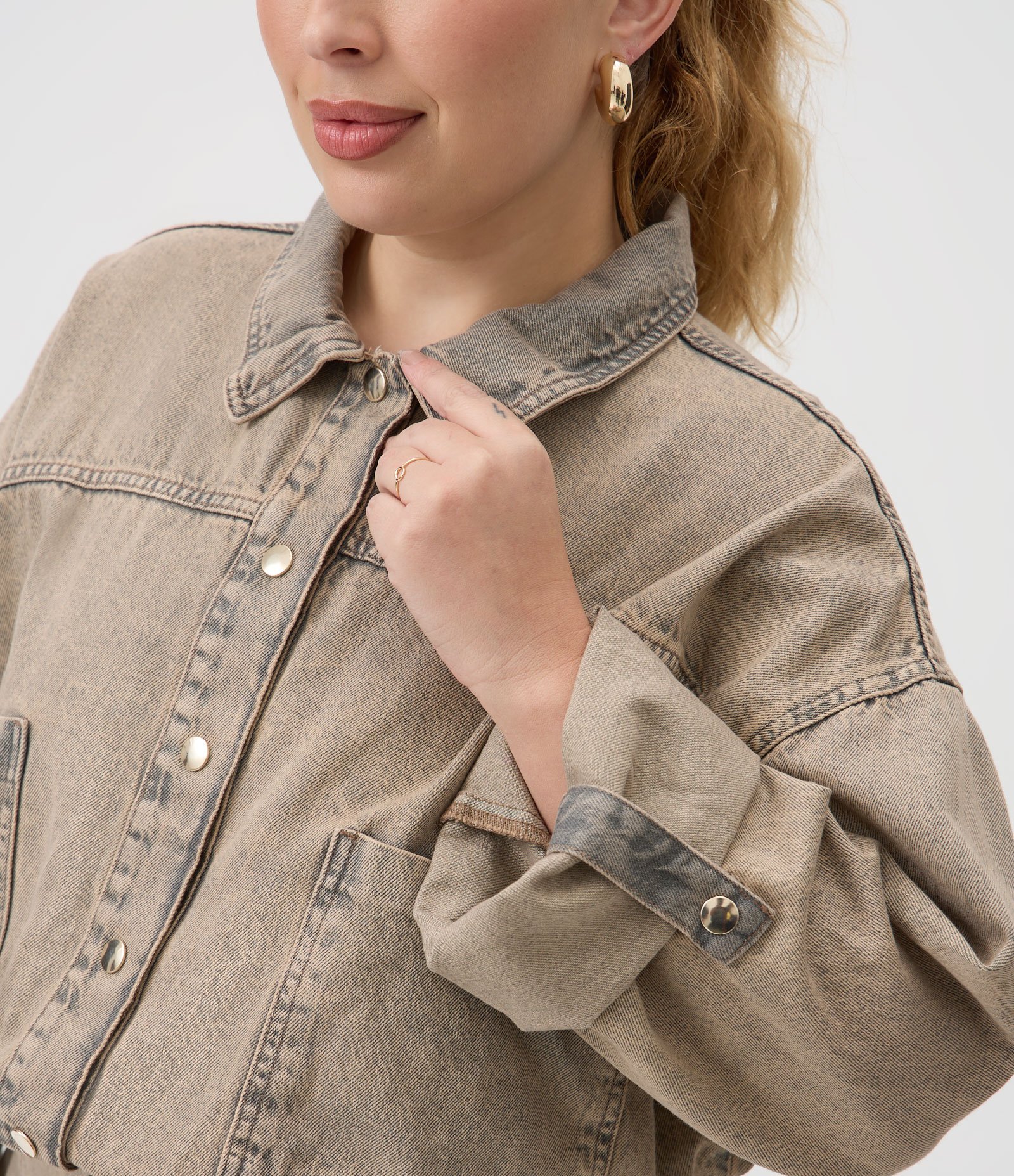 Jaqueta Bomber em Jeans Sobretinto com Cadarço Curve & Plus Size Cinza 3