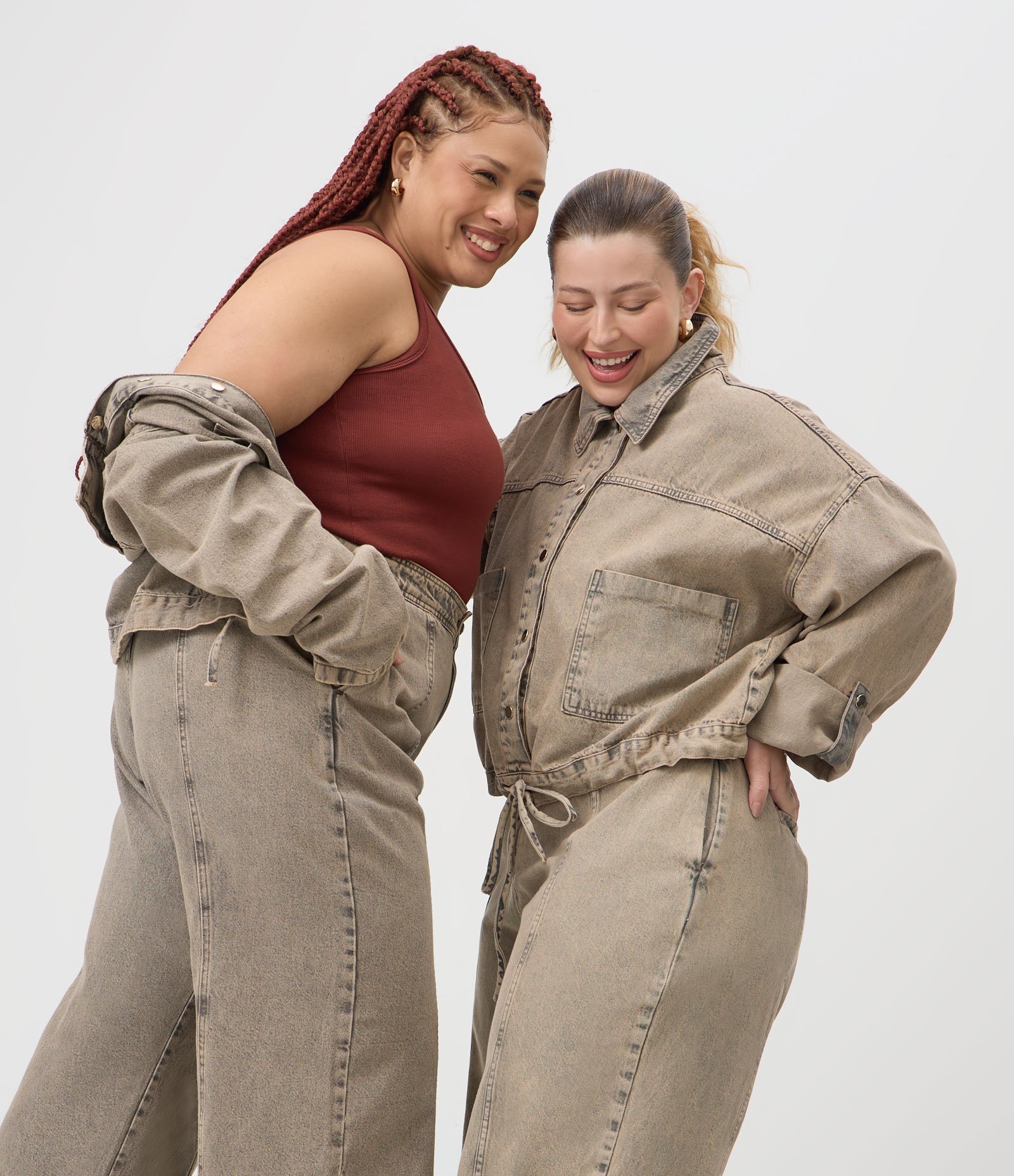 Jaqueta Bomber em Jeans Sobretinto com Cadarço Curve & Plus Size Cinza 4