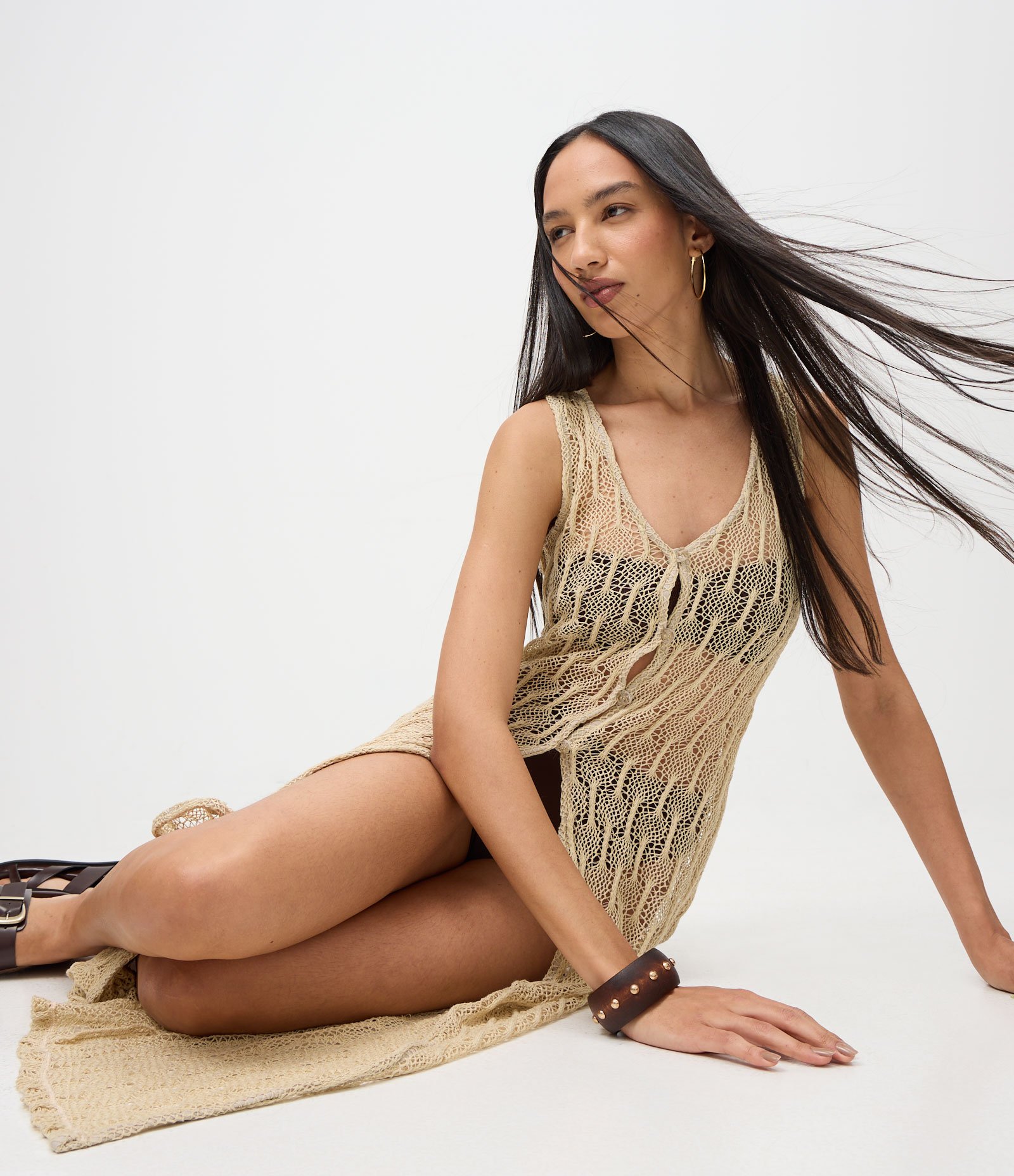Saída de Praia Bata Alongada em Crochê com Botões Frontais Off White 1