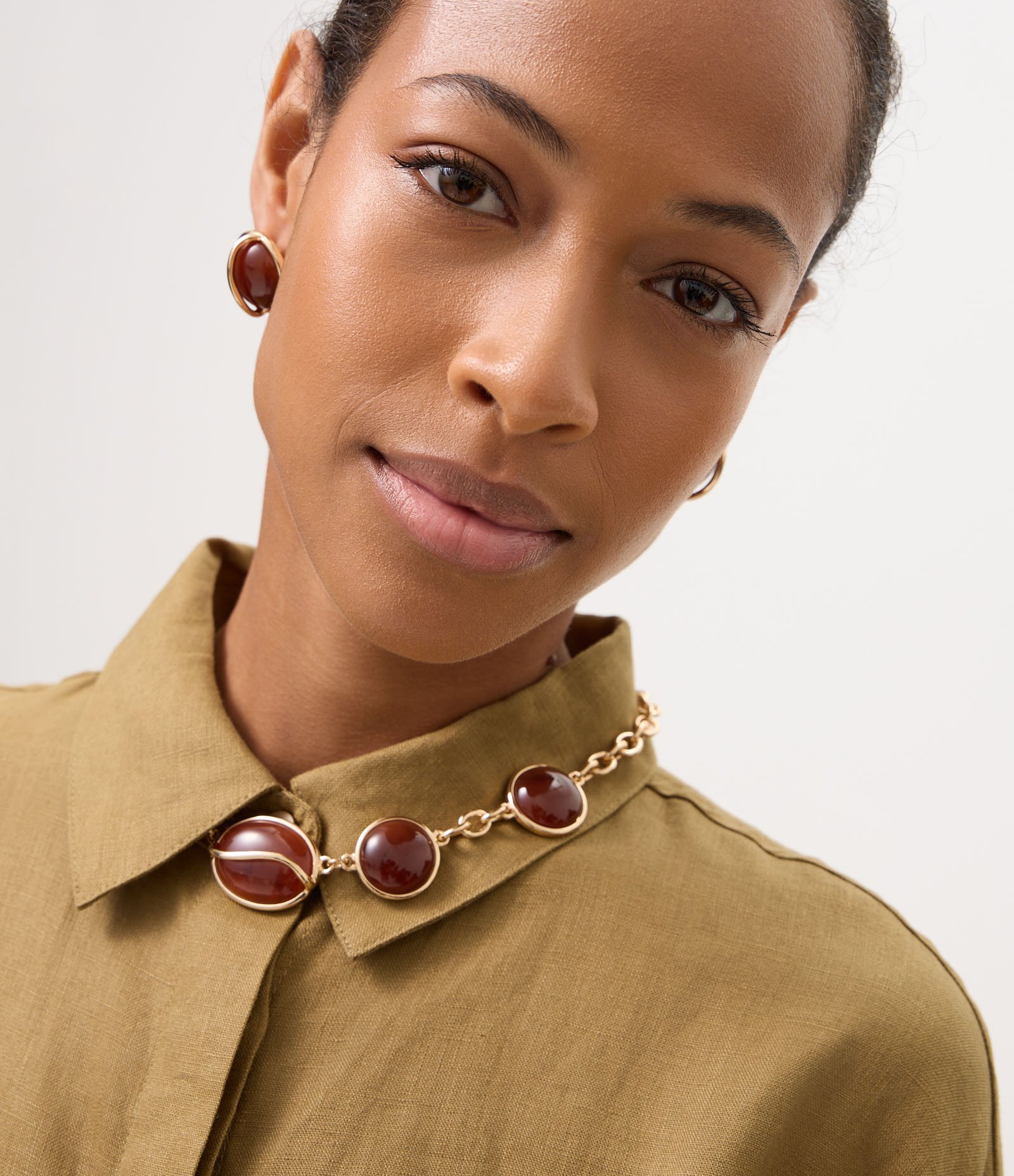 Conjunto com Colar e Brincos em Metal com Resina Dourado/Marrom 3