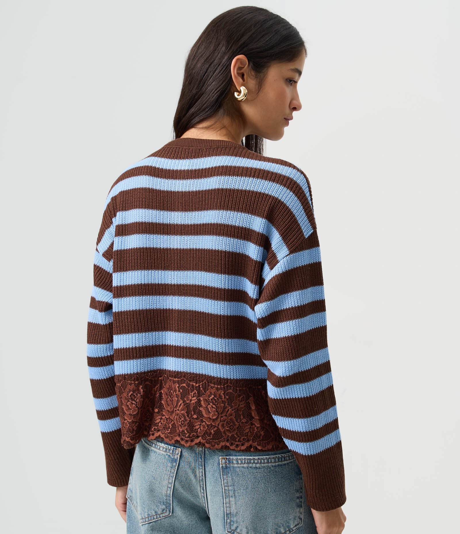 Cardigan em Tricô Listrado com Detalhe de Renda na Barra Azul 4