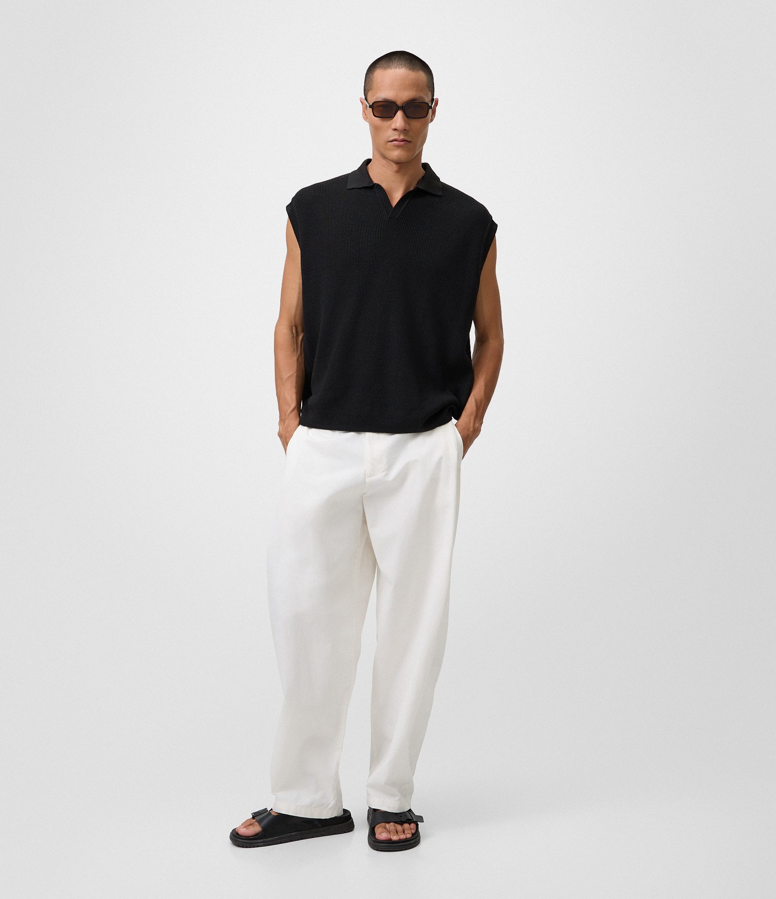 Calça Wide em Sarja com Pregas Frontais Branco 1