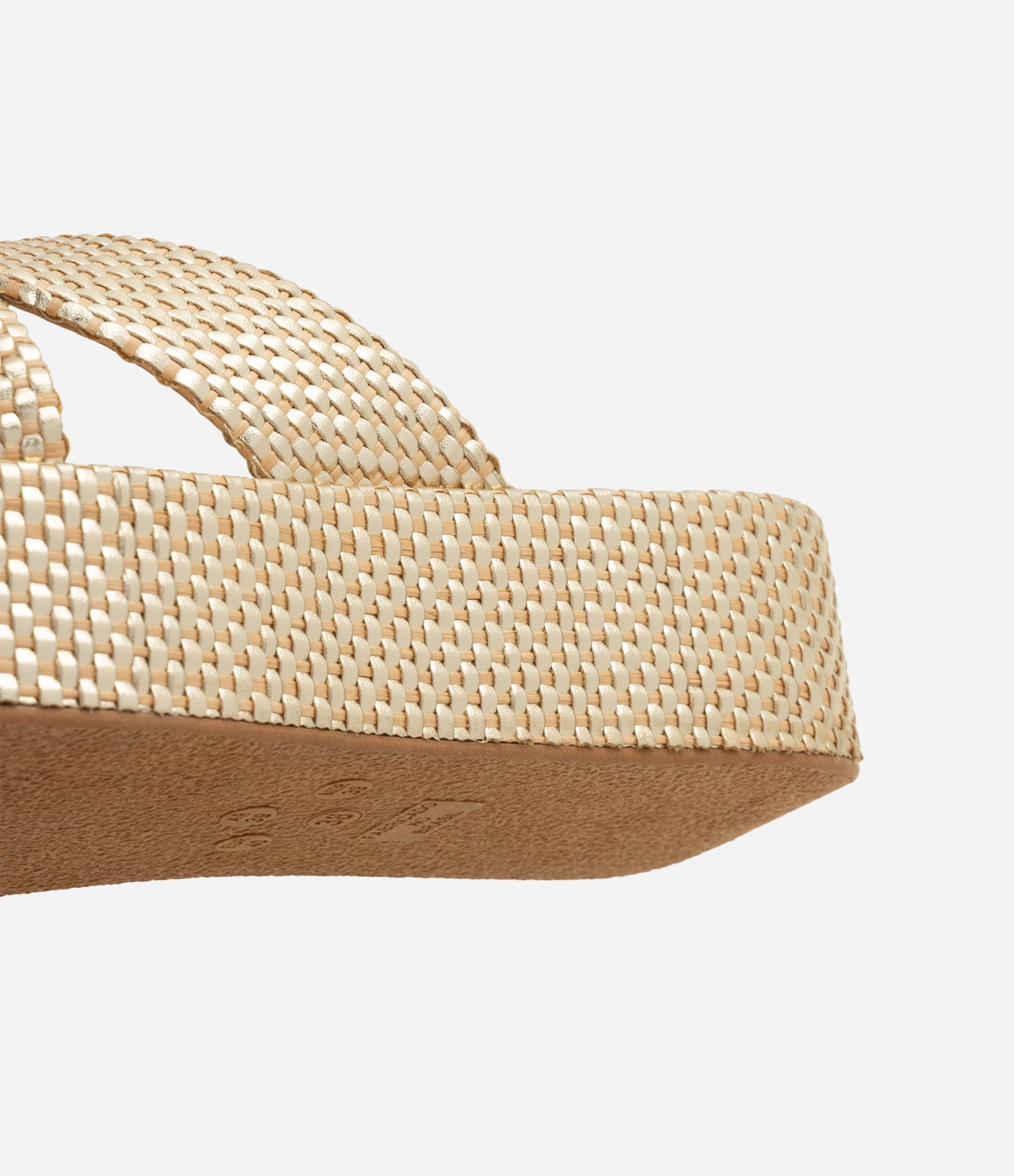 Sandália Flatform em PU com Cabedal em X Dourado 3