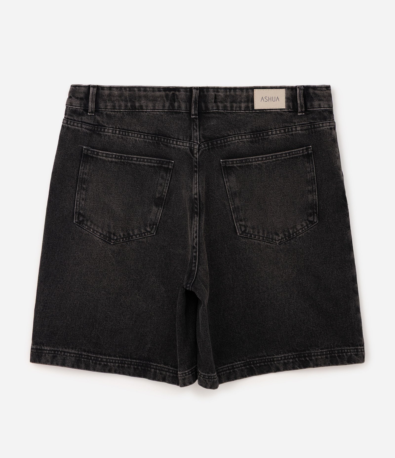 Bermuda Jeans com Pences Curve & Plus Size Preto 8