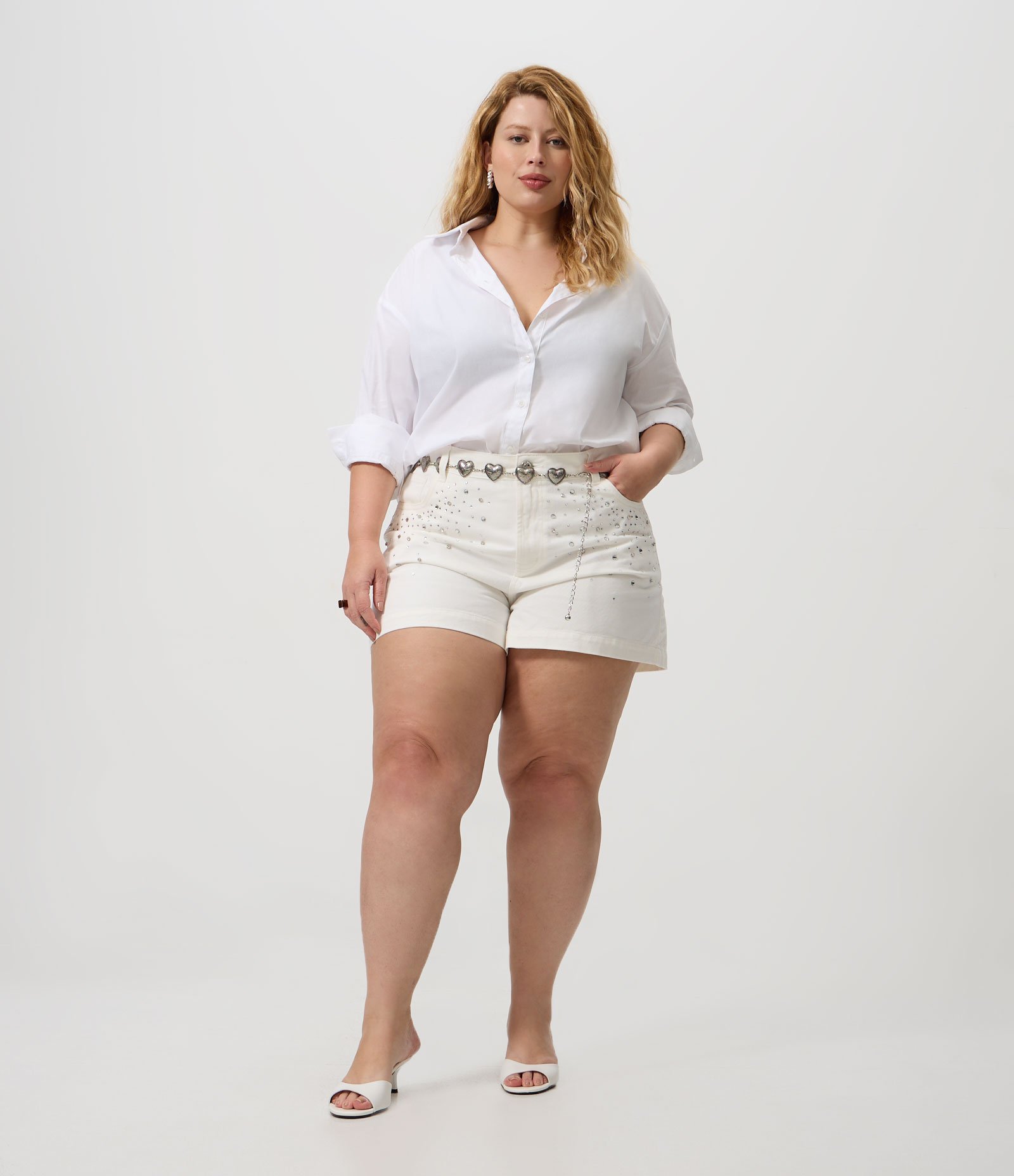 Short Evasê em Sarja com Aplicação de Brilhos Curve & Plus Size Branco 1