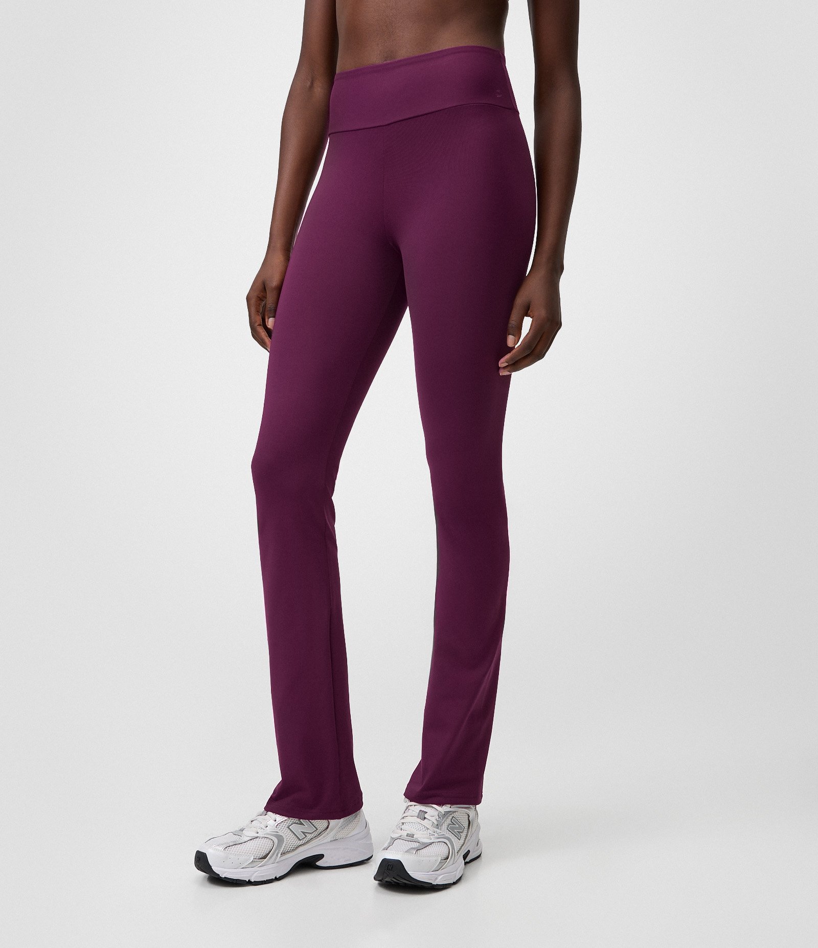 Calça Esportiva Reta em Microfibra Roxo 2