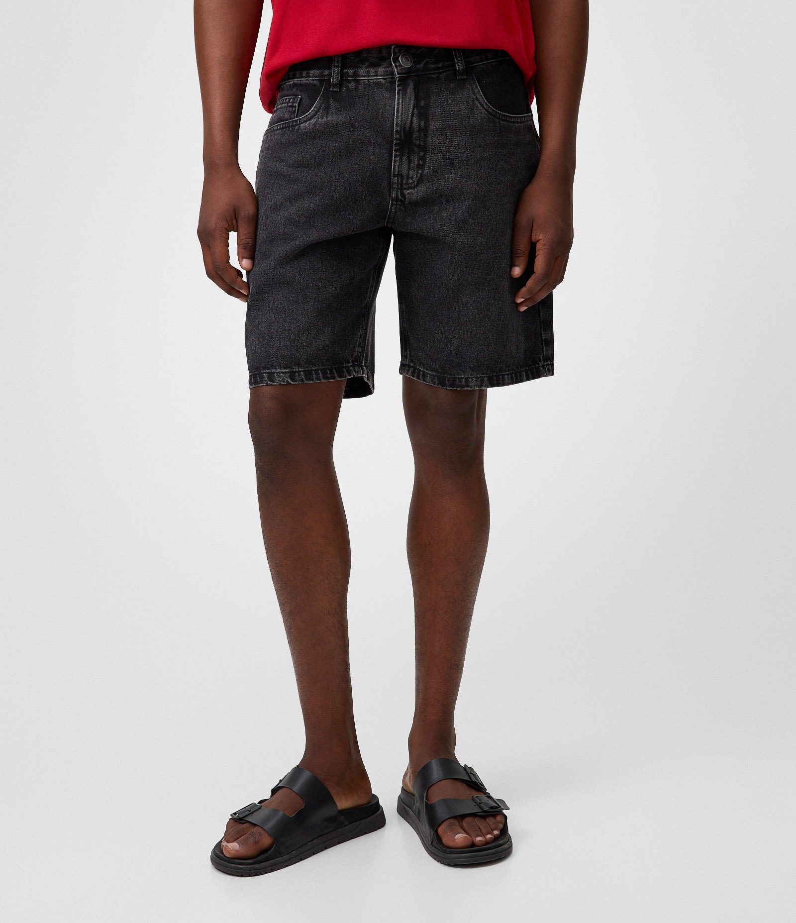 Bermuda Reta em Jeans Preto 3